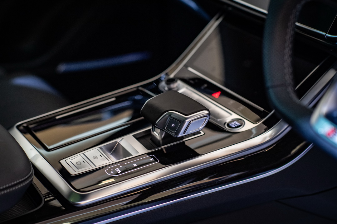 Audi เปิดตัว Flagship SUV ตัวท็อป Q8 ขุมพลัง Plug-in Hybrid เจเนอเรชั่นล่าสุดที่เซ็นทรัลเอ็มบาสซี