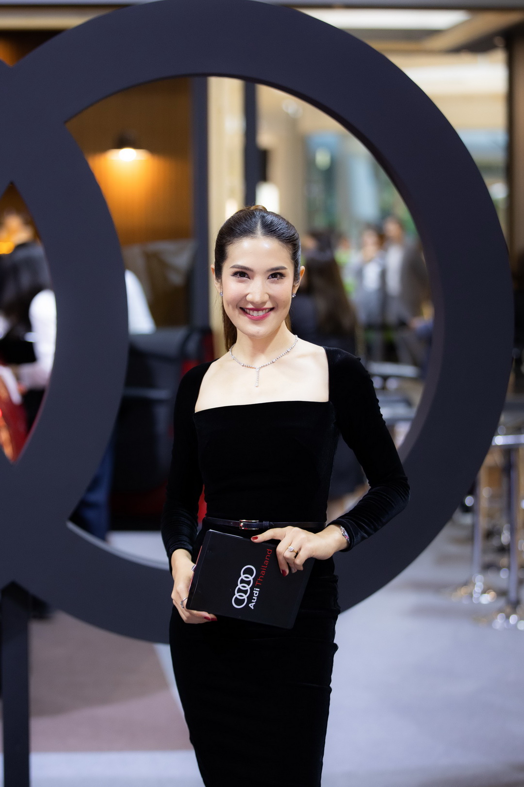 Audi เปิดตัว Flagship SUV ตัวท็อป Q8 ขุมพลัง Plug-in Hybrid เจเนอเรชั่นล่าสุดที่เซ็นทรัลเอ็มบาสซี