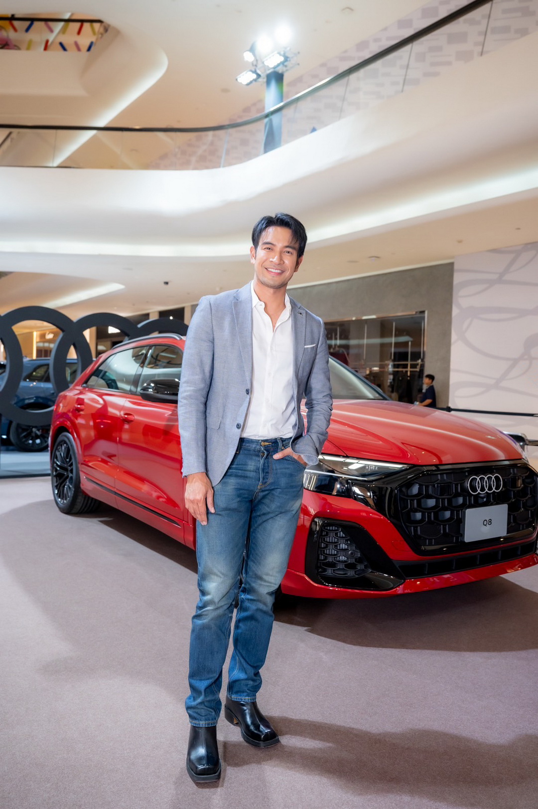 Audi เปิดตัว Flagship SUV ตัวท็อป Q8 ขุมพลัง Plug-in Hybrid เจเนอเรชั่นล่าสุดที่เซ็นทรัลเอ็มบาสซี