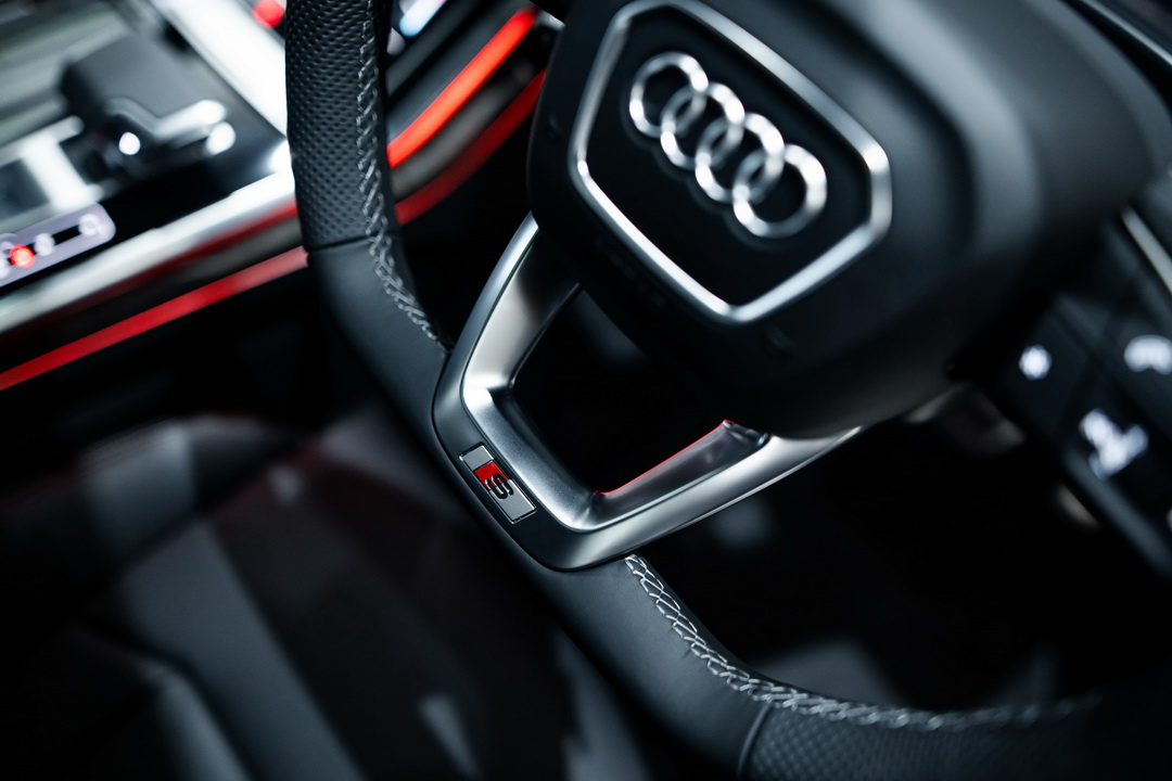 Audi เปิดตัว Flagship SUV ตัวท็อป Q8 ขุมพลัง Plug-in Hybrid เจเนอเรชั่นล่าสุดที่เซ็นทรัลเอ็มบาสซี