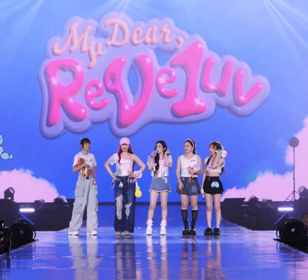 ประมวลภาพความสุขความทรงจำระหว่าง Red Velvet และ ReVeluv ใน 2024 Red Velvet FANCON TOUR (HAPPINESS : My Dear, ReVe1uv) in BANGKOK