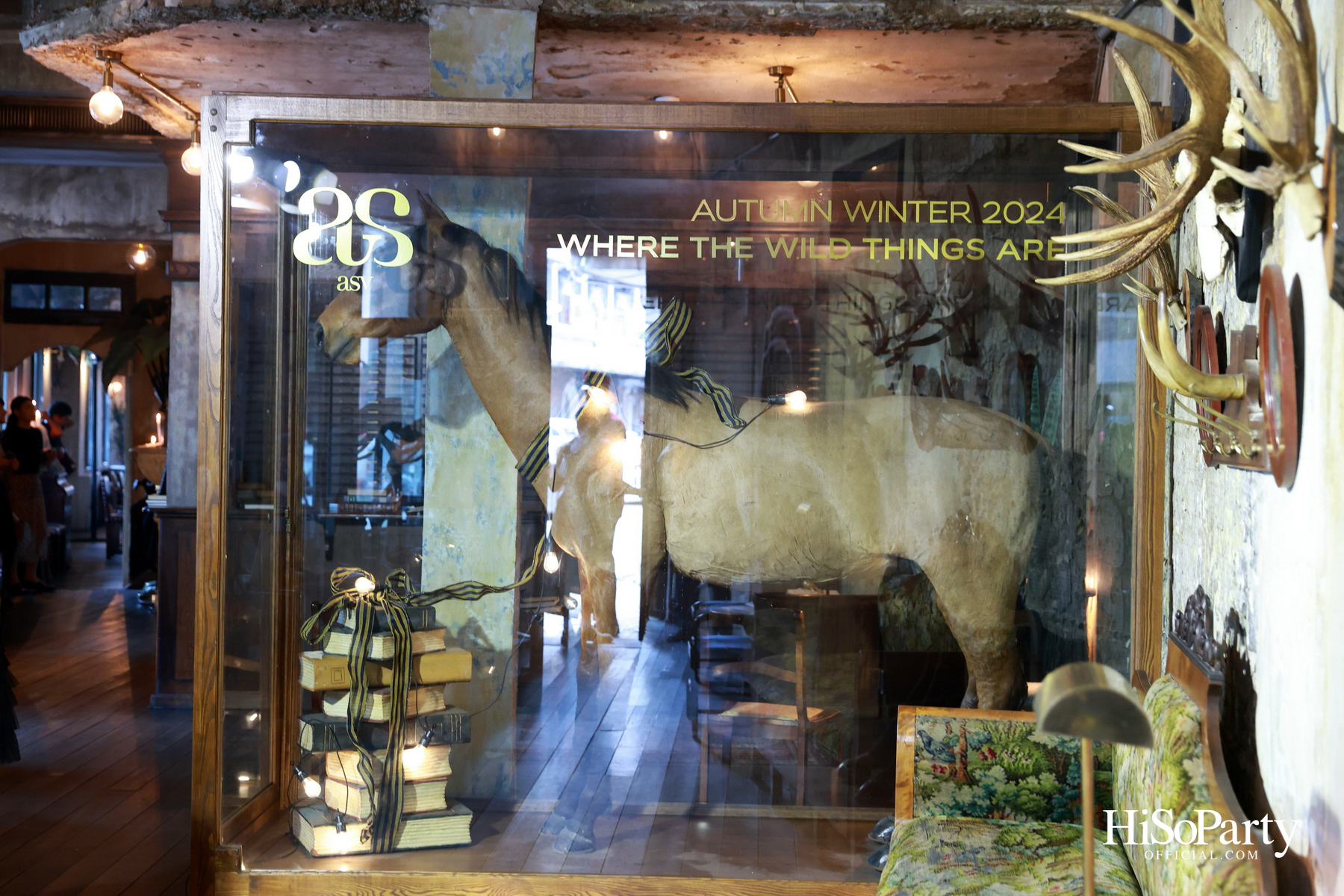 Asv ชวนหญิงสาวไปสัมผัสความงดงามของธรรมชาติผ่านคอลเลกชั่น ‘Where the Wild Things Are’