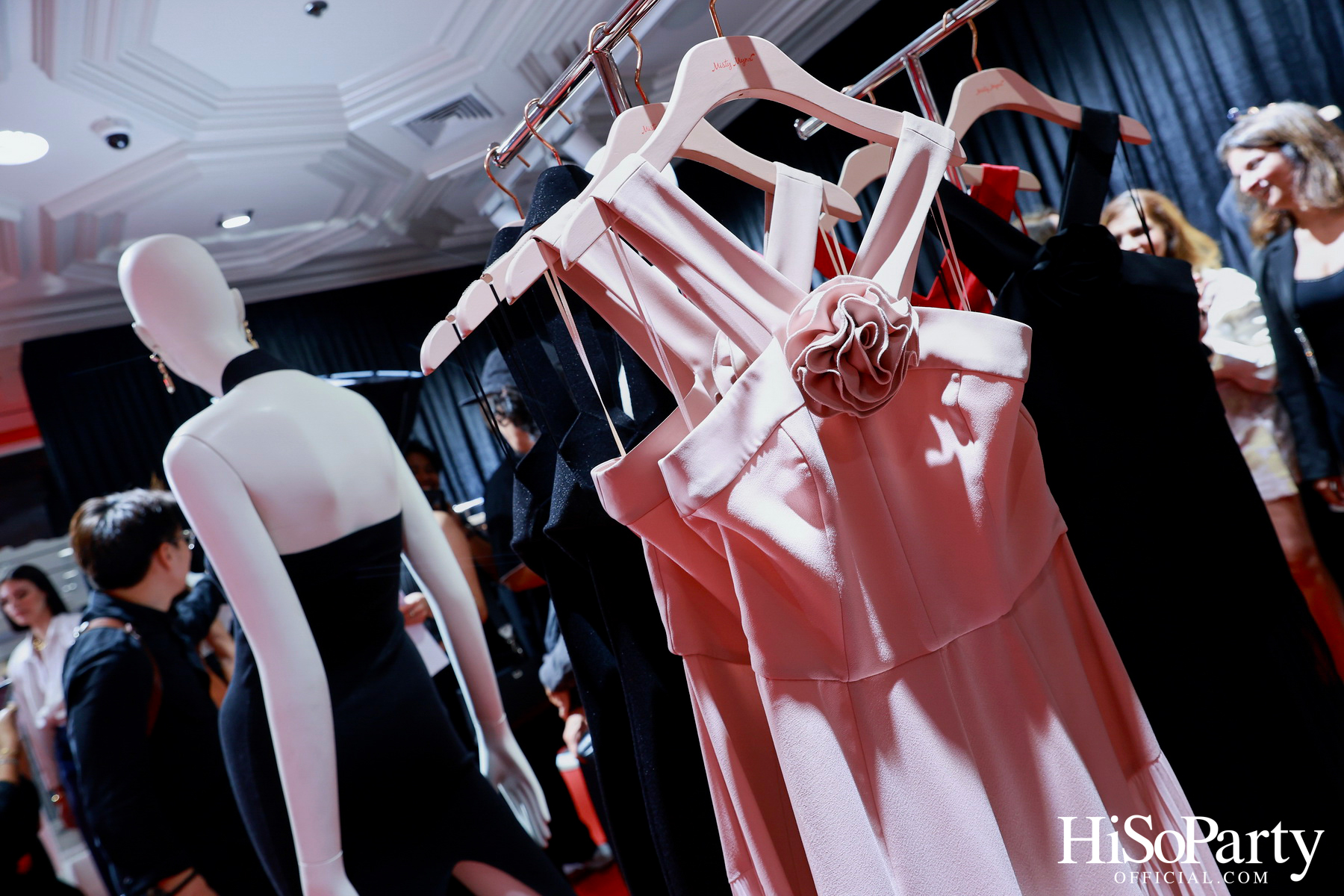 งานเปิดตัวคอลเลกชั่นคอลลาบอเรชั่นสุดแกลม VATANIKA x MISTY MYNX