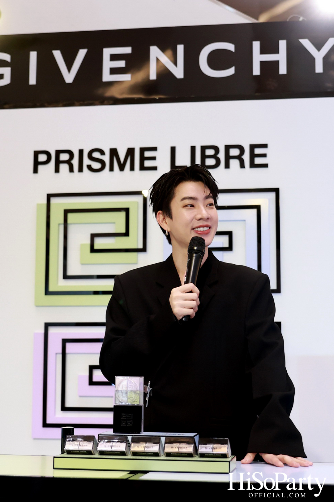 งานเปิดตัว GIVENCHY Prisme Libre 4-Color Loose Powder Pop-Up