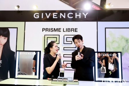 งานเปิดตัว GIVENCHY Prisme Libre 4-Color Loose Powder Pop-Up