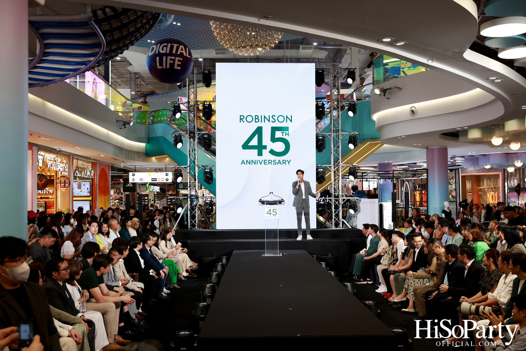 งาน ‘ROBINSON 45th ANNIVERSARY ฉลองใหญ่ เซอร์ไพรส์เยอะ’