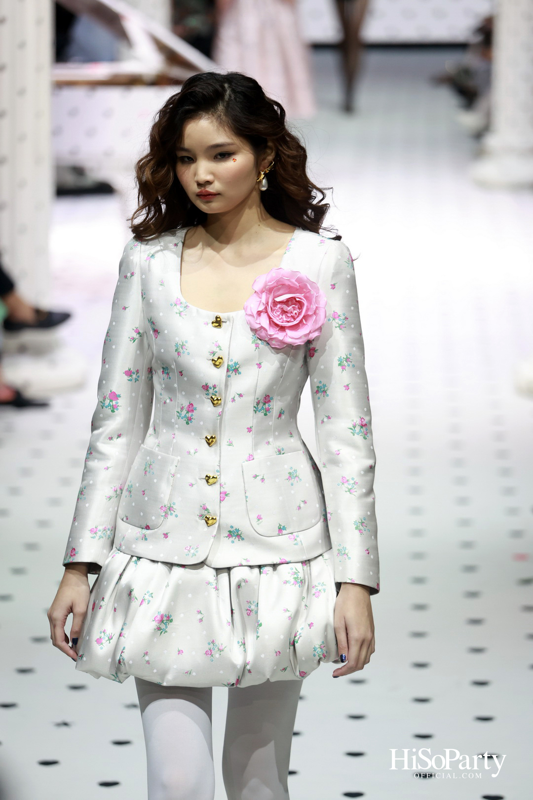 SRETSIS @ELLE Fashion Week 2024 ณ ริเวอร์ พาร์ค ไอคอนสยาม