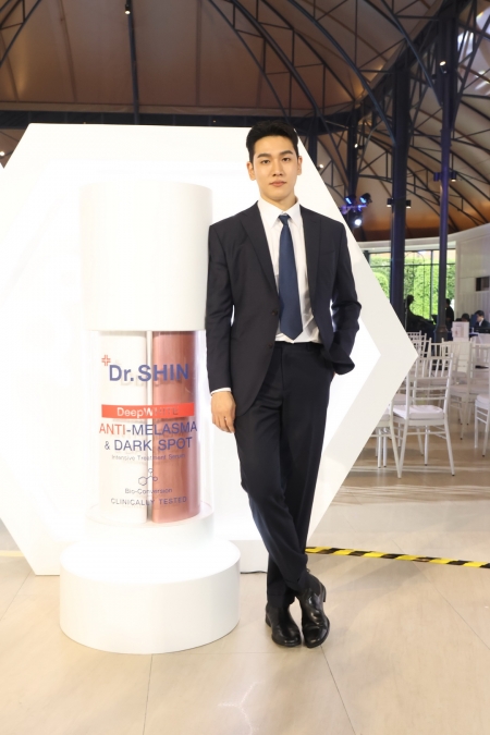 เปิดตัวนวัตกรรมใหม่ DR. SHIN เซรั่มเพื่อผิวกระจ่างใส จาก โรจูคิส