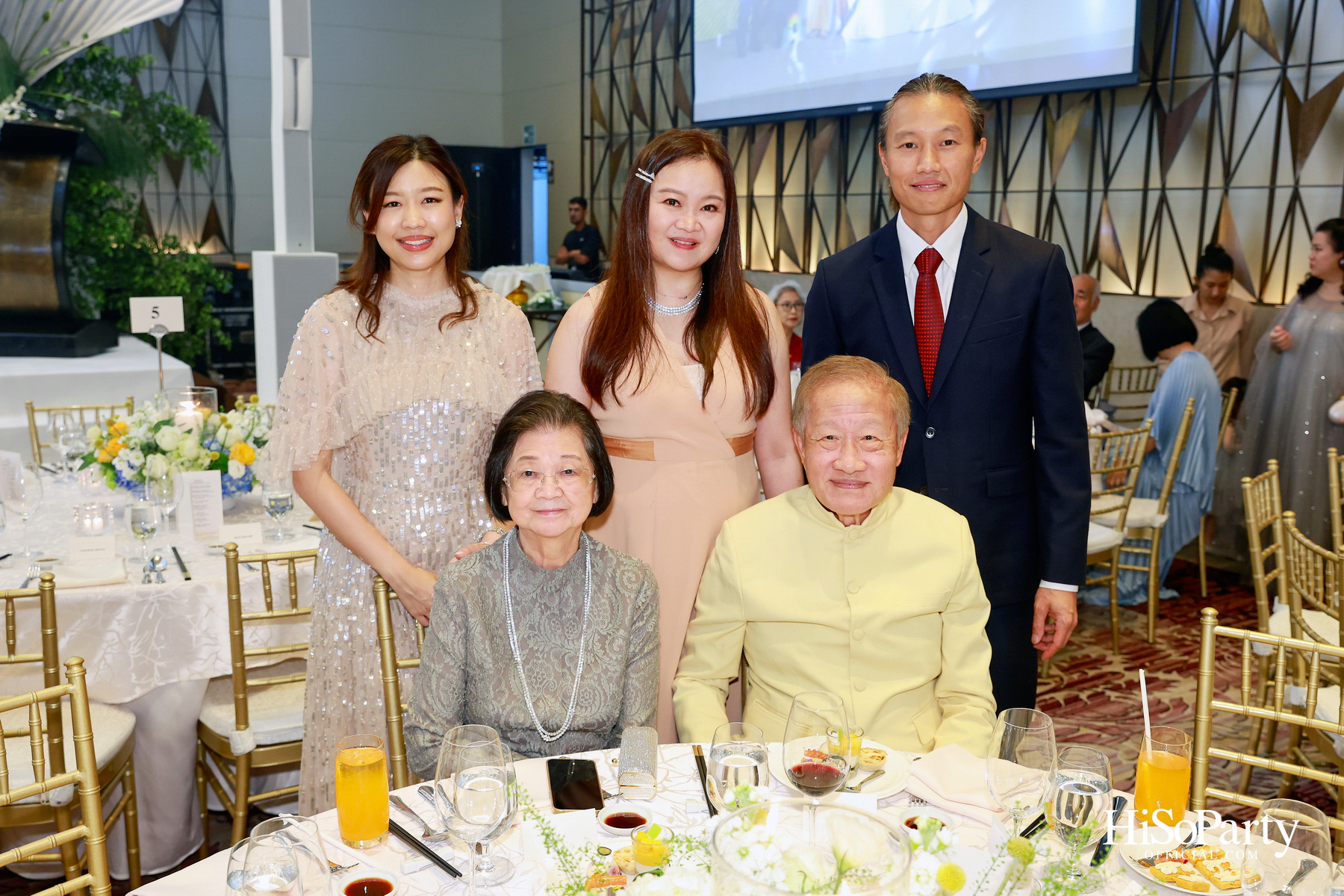 งานฉลองสมรสพระราชทานระหว่าง พสุ ลิปตพัลลภ และ ปัทมรัตน์ พหิทธานุกร