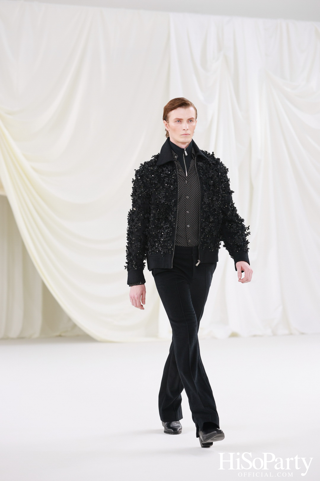 SIRIVANNAVARI นำเสนอแฟชั่นโชว์ Autumn/Winter 2024-2025 ในธีม ‘Women in Art’ ณ หอศิลป์แห่งชาติ กระทรวงวัฒนธรรม