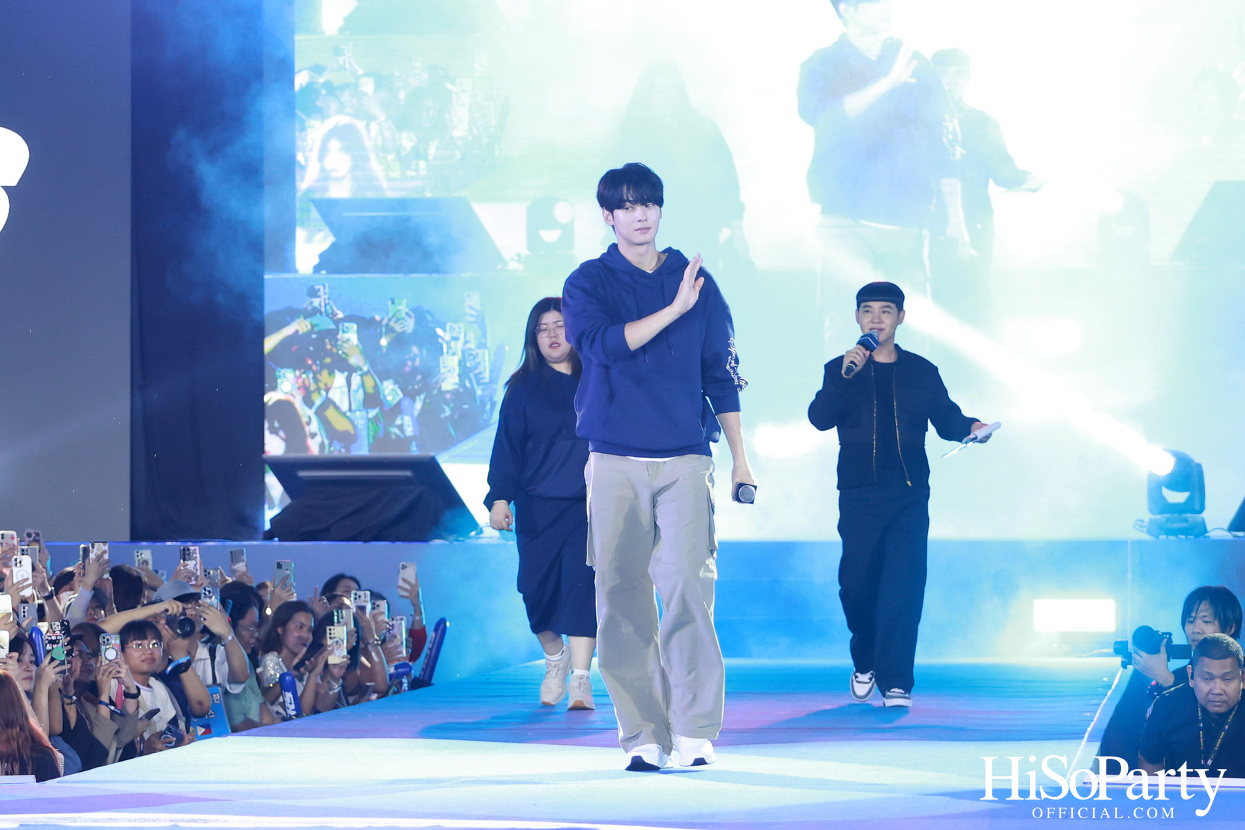 Skechers CentralWorld Grand Opening with Cha Eun-Woo & Apo Nattawin