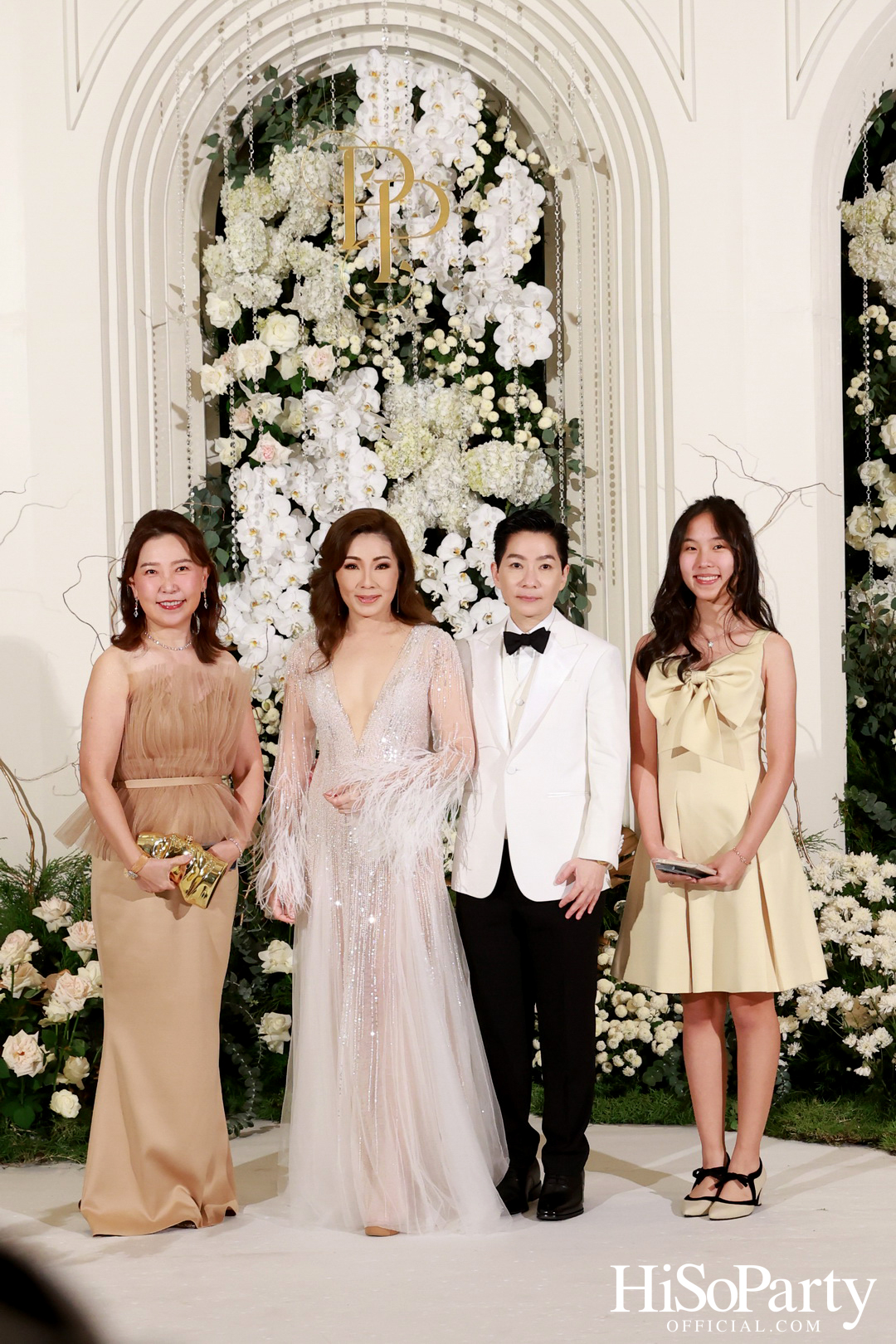 #AoiMod811 งานฉลองมงคลสมรสระหว่าง ดร.ปริสุทธิ์ รัตนมหาวงศ์ และ ดร.ปฏิมากร ใจอ่อน