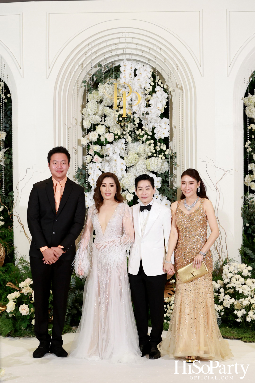 #AoiMod811 งานฉลองมงคลสมรสระหว่าง ดร.ปริสุทธิ์ รัตนมหาวงศ์ และ ดร.ปฏิมากร ใจอ่อน
