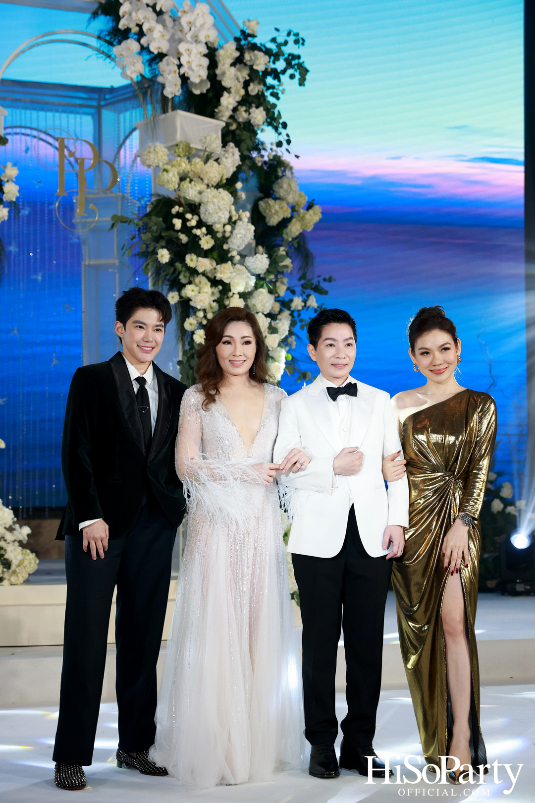#AoiMod811 งานฉลองมงคลสมรสระหว่าง ดร.ปริสุทธิ์ รัตนมหาวงศ์ และ ดร.ปฏิมากร ใจอ่อน