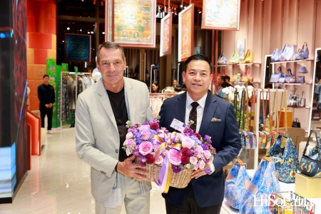 JIM THOMPSON LIFESTYLE STORE AT ONE BANGKOK