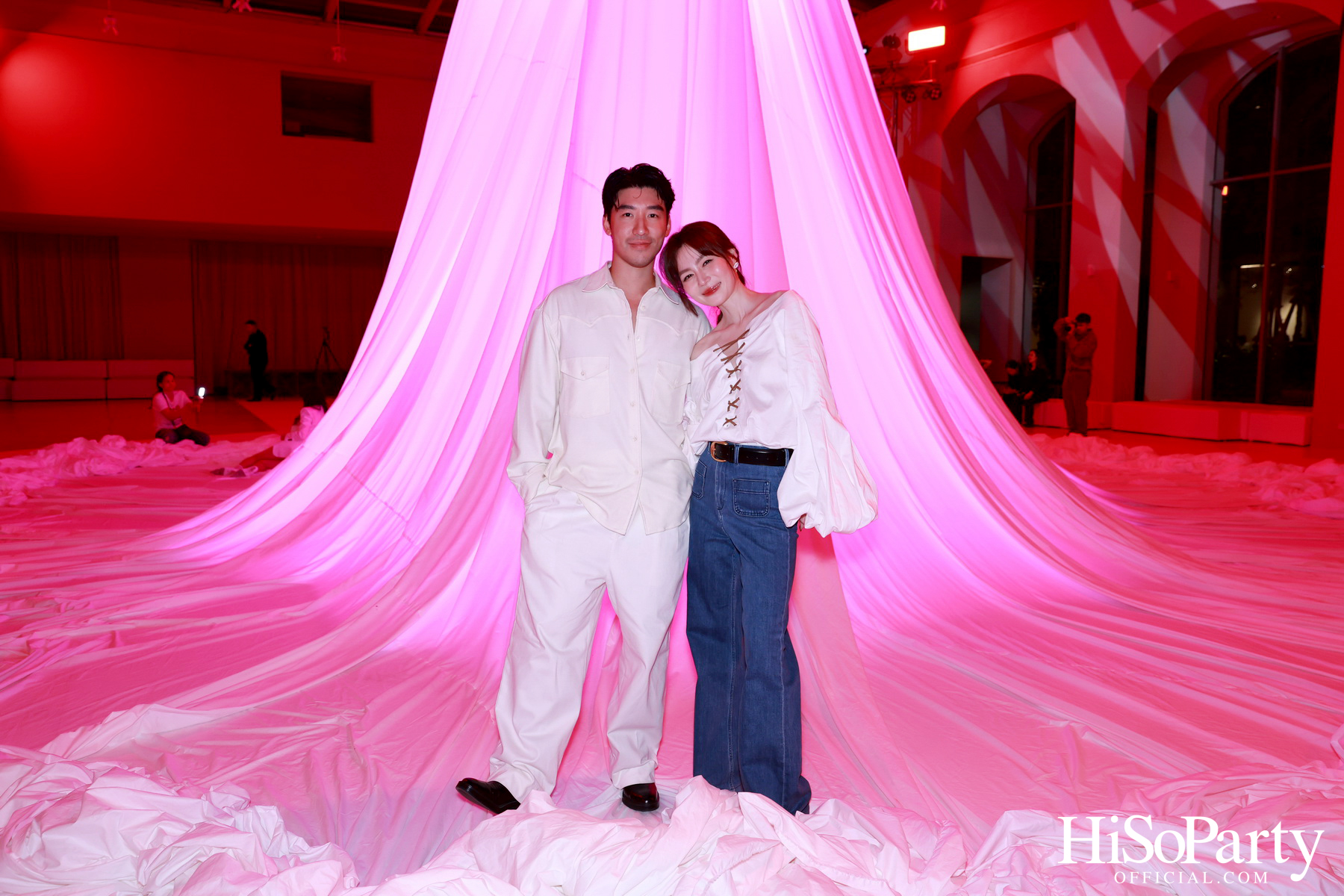 CHATO STUDIO THE DANCING PILLOW FASHION SHOW