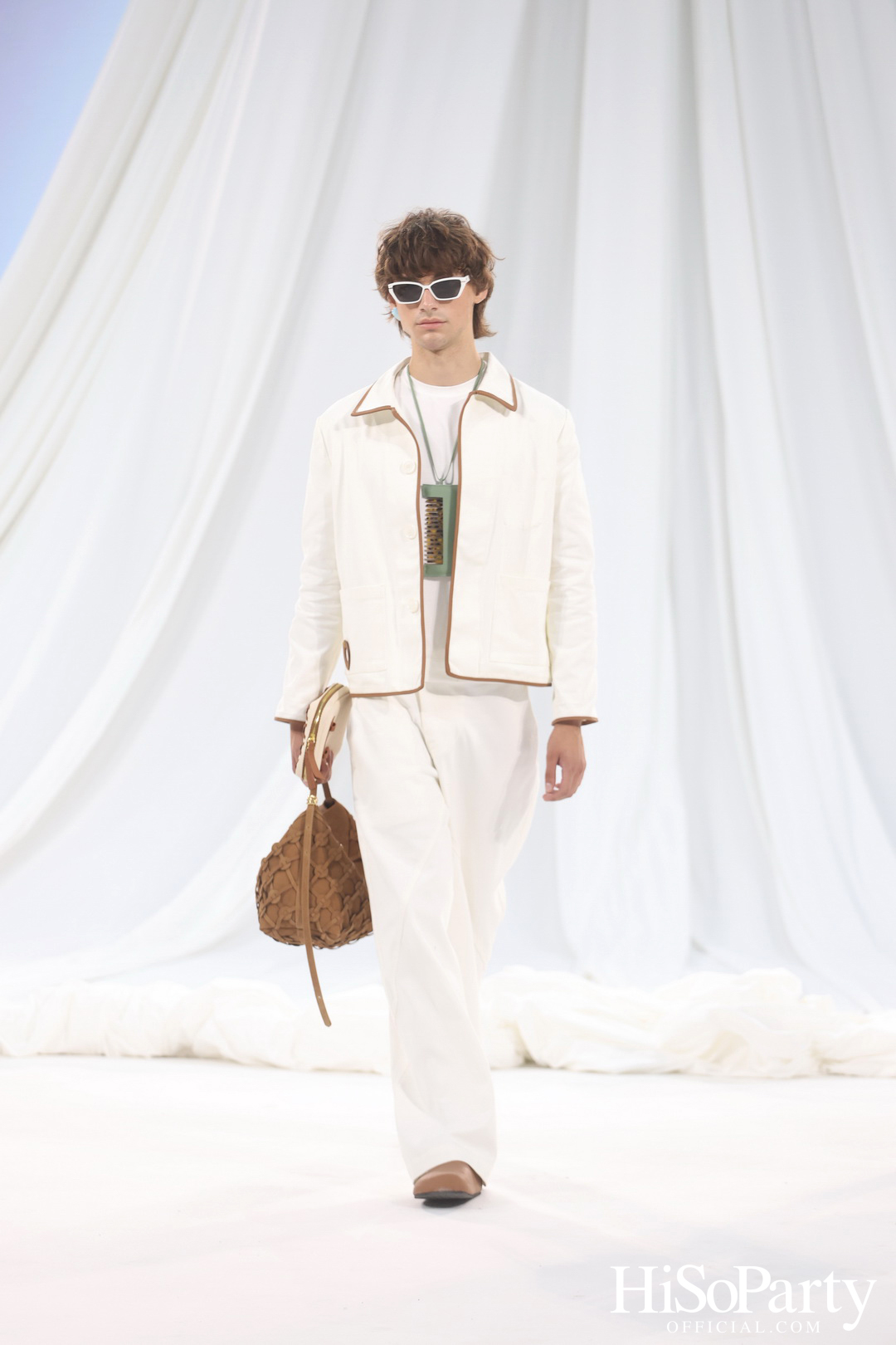 CHATO STUDIO THE DANCING PILLOW FASHION SHOW