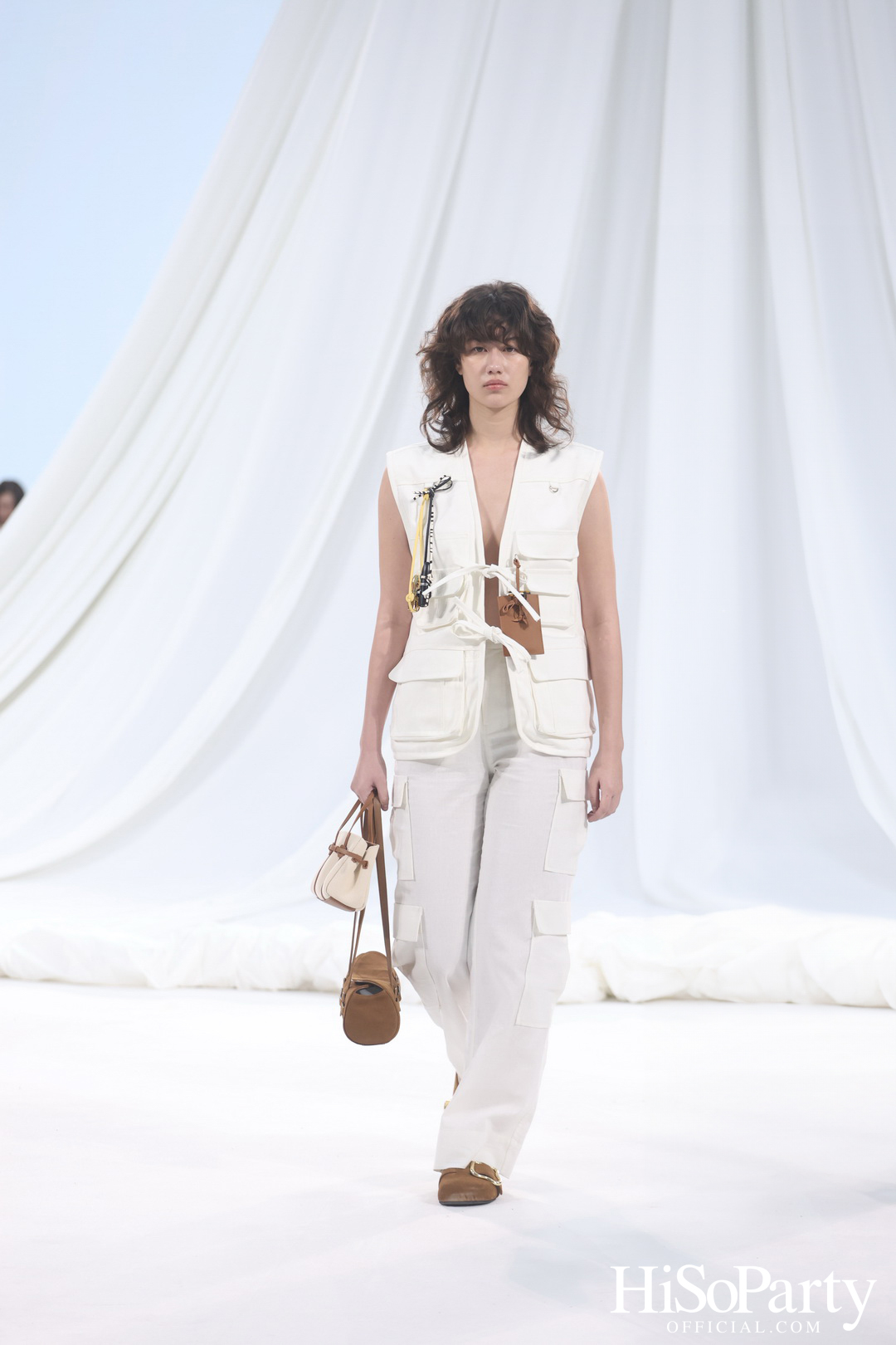 CHATO STUDIO THE DANCING PILLOW FASHION SHOW