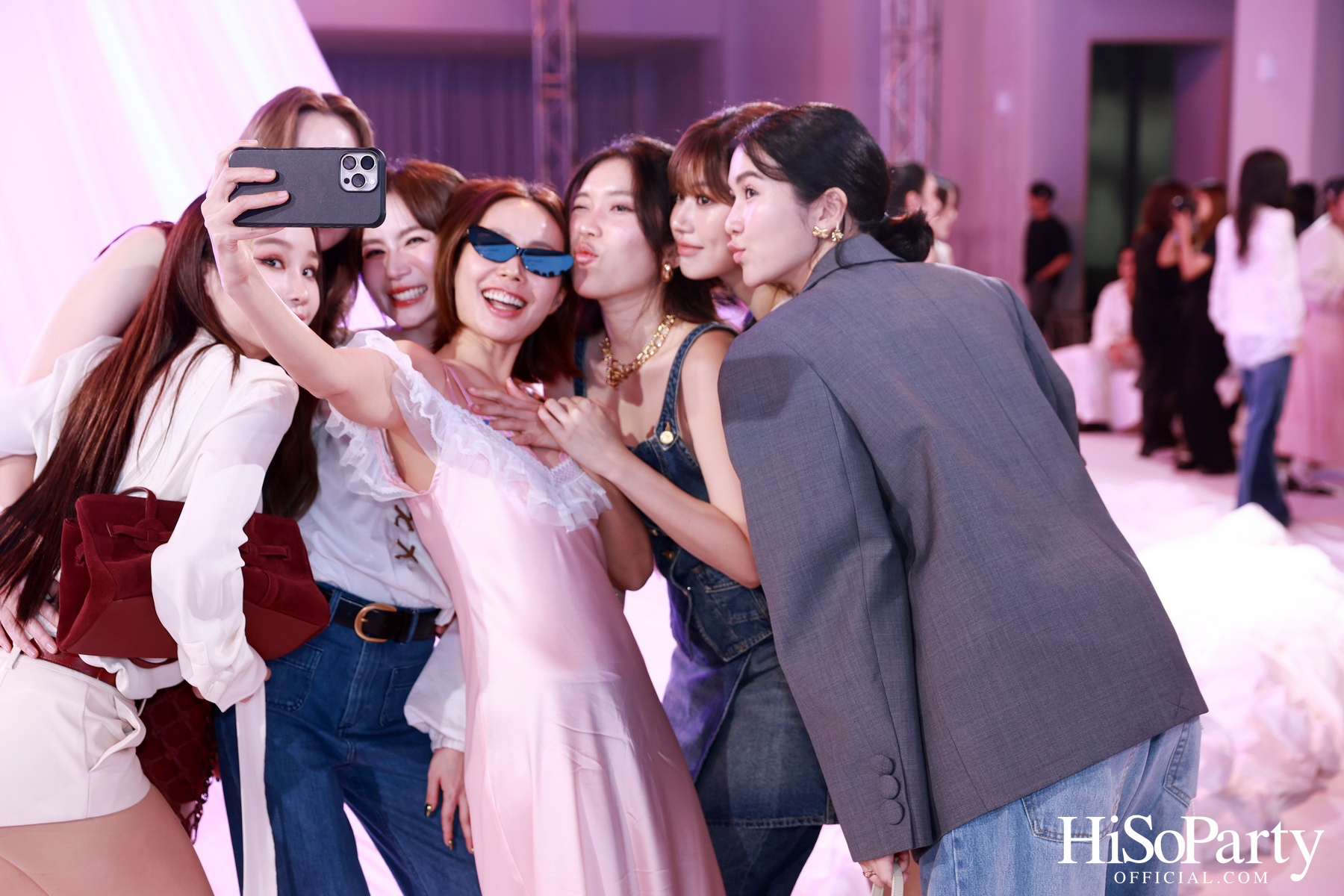 CHATO STUDIO THE DANCING PILLOW FASHION SHOW