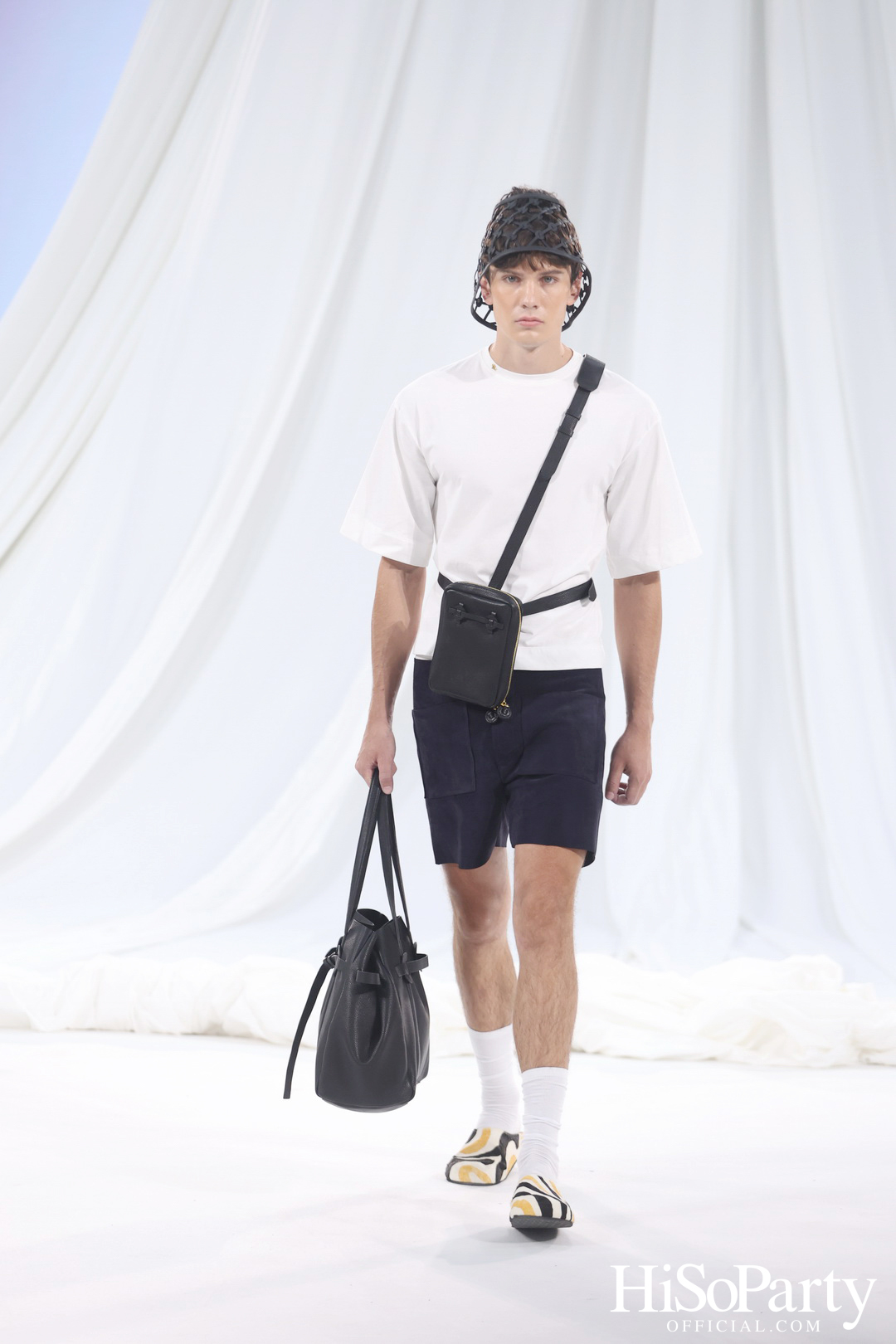 CHATO STUDIO THE DANCING PILLOW FASHION SHOW