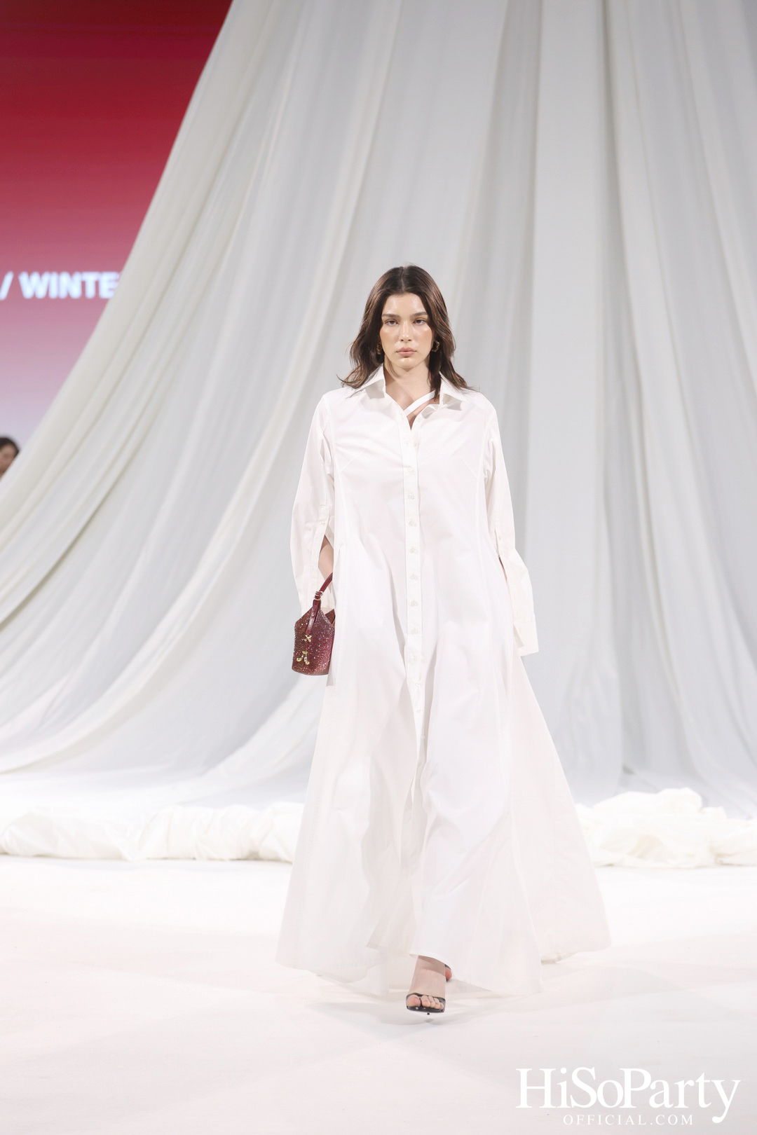 CHATO STUDIO THE DANCING PILLOW FASHION SHOW