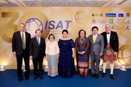 สมาคมโรงเรียนนานาชาติแห่งประเทศไทย (ISAT) ฉลองครบรอบ 30 ปีอย่างยิ่งใหญ่ในงานกาล่าดินเนอร์