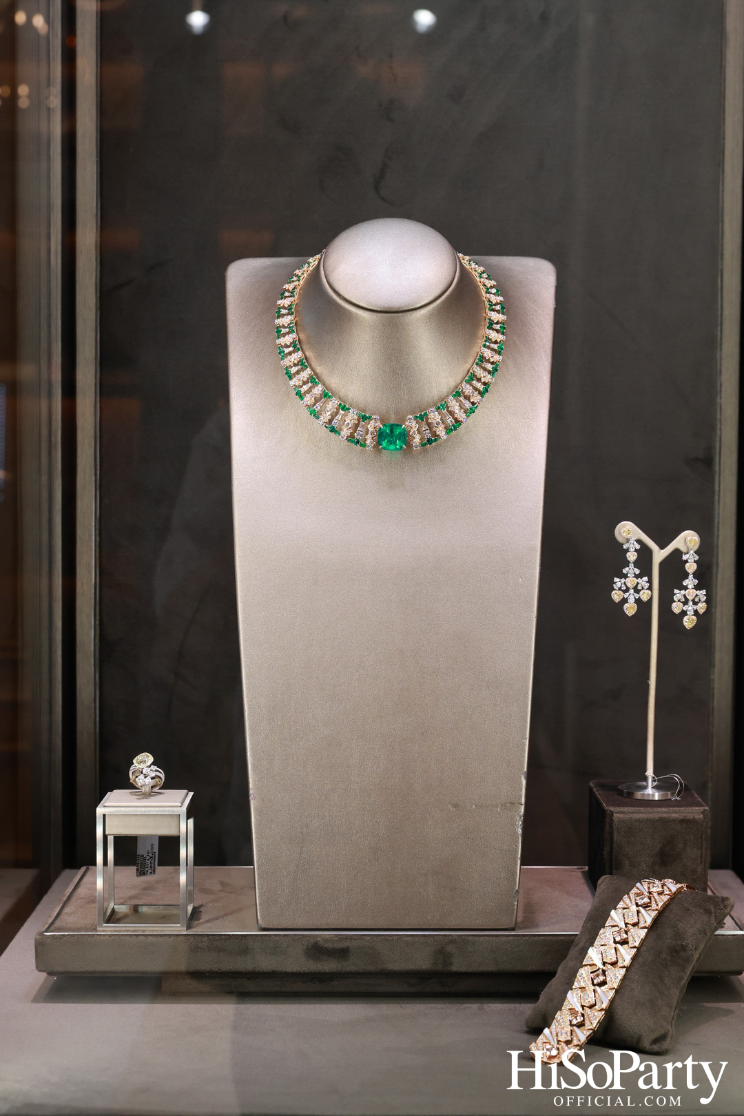 GEMS PAVILION จัดงานเปิดคอลเลกชั่นใหม่ ‘Brighten the Canvas’ เล่าเรื่องราวผ่านเครื่องประดับแรงบันดาลใจแห่งเส้นสายธรรมชาติ