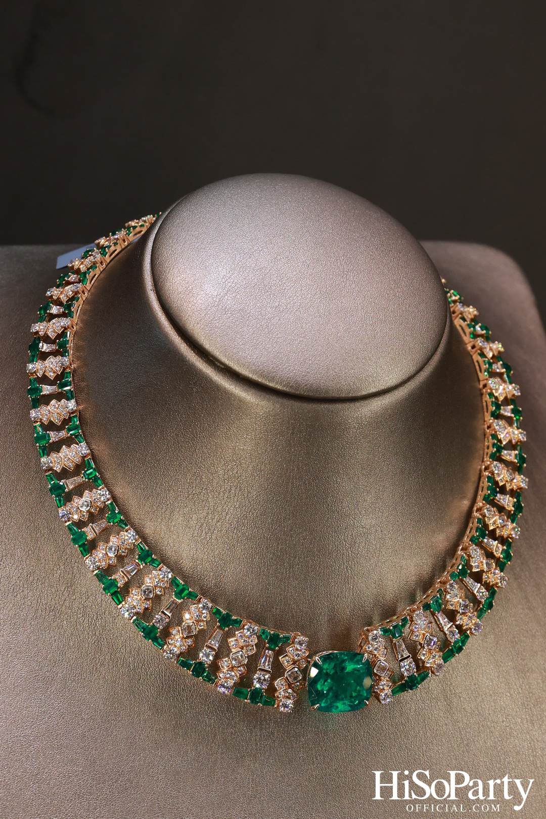 GEMS PAVILION จัดงานเปิดคอลเลกชั่นใหม่ ‘Brighten the Canvas’ เล่าเรื่องราวผ่านเครื่องประดับแรงบันดาลใจแห่งเส้นสายธรรมชาติ