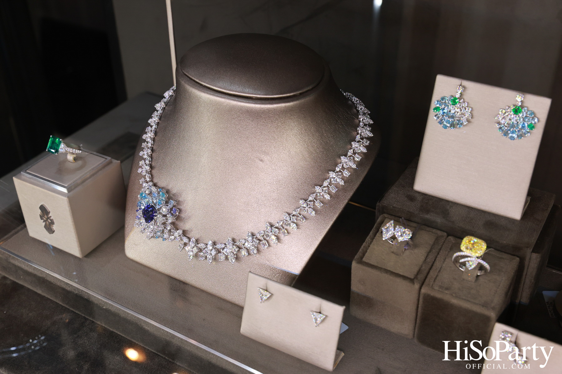 GEMS PAVILION จัดงานเปิดคอลเลกชั่นใหม่ ‘Brighten the Canvas’ เล่าเรื่องราวผ่านเครื่องประดับแรงบันดาลใจแห่งเส้นสายธรรมชาติ