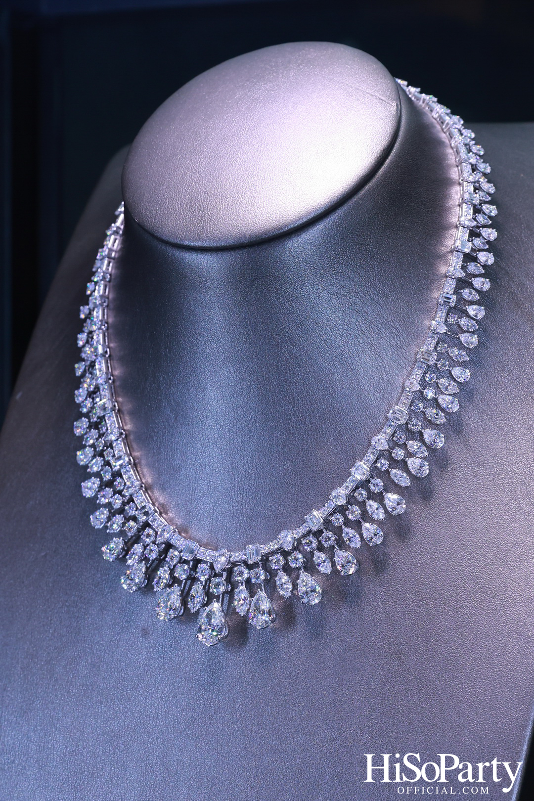 GEMS PAVILION จัดงานเปิดคอลเลกชั่นใหม่ ‘Brighten the Canvas’ เล่าเรื่องราวผ่านเครื่องประดับแรงบันดาลใจแห่งเส้นสายธรรมชาติ