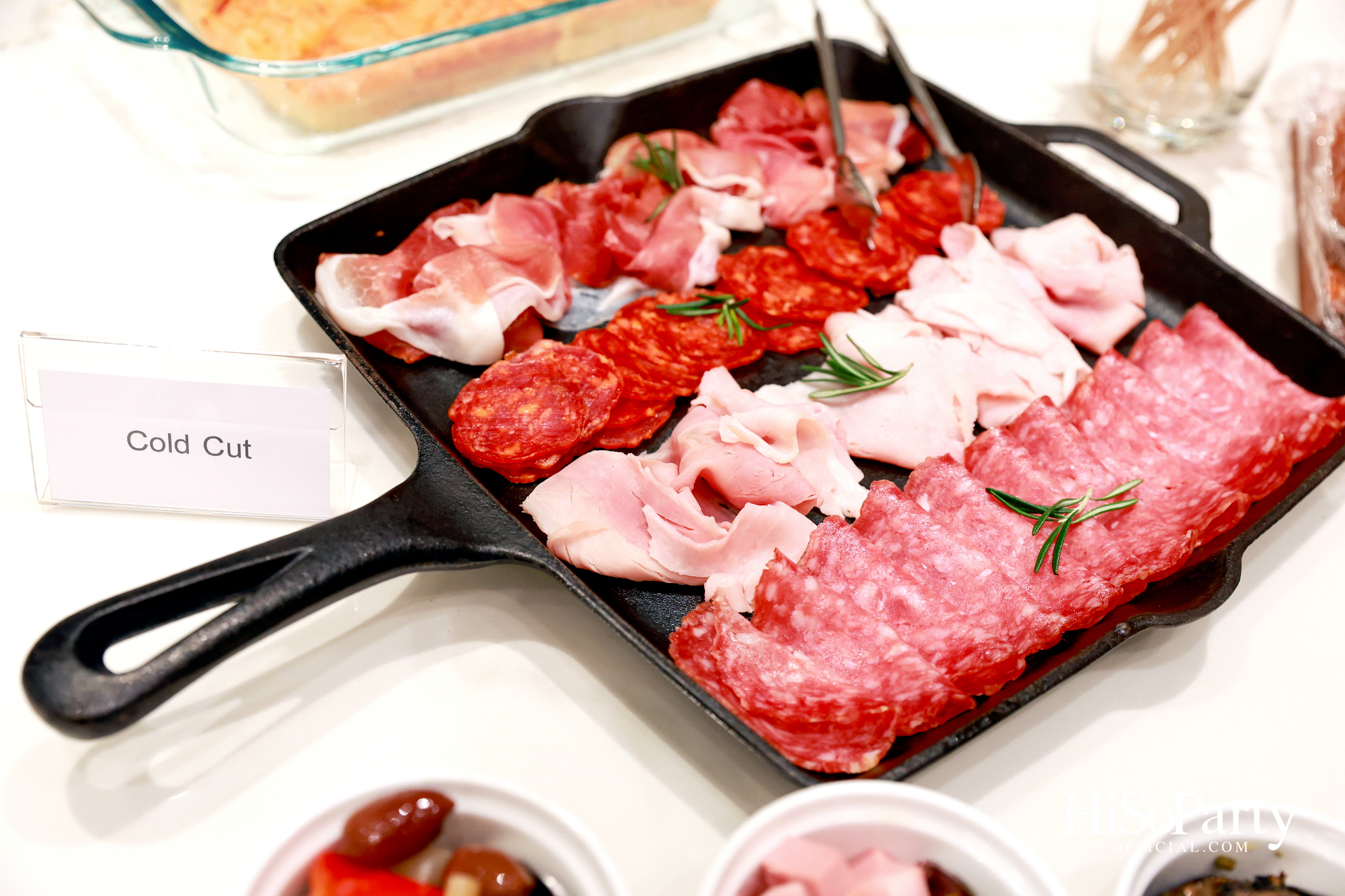 อุษณีย์ มหากิจศิริ ลีโอณีโอ เปิดบ้านจัดงานปาร์ตี้คริสต์มาส-ปีใหม่สุดอบอุ่น