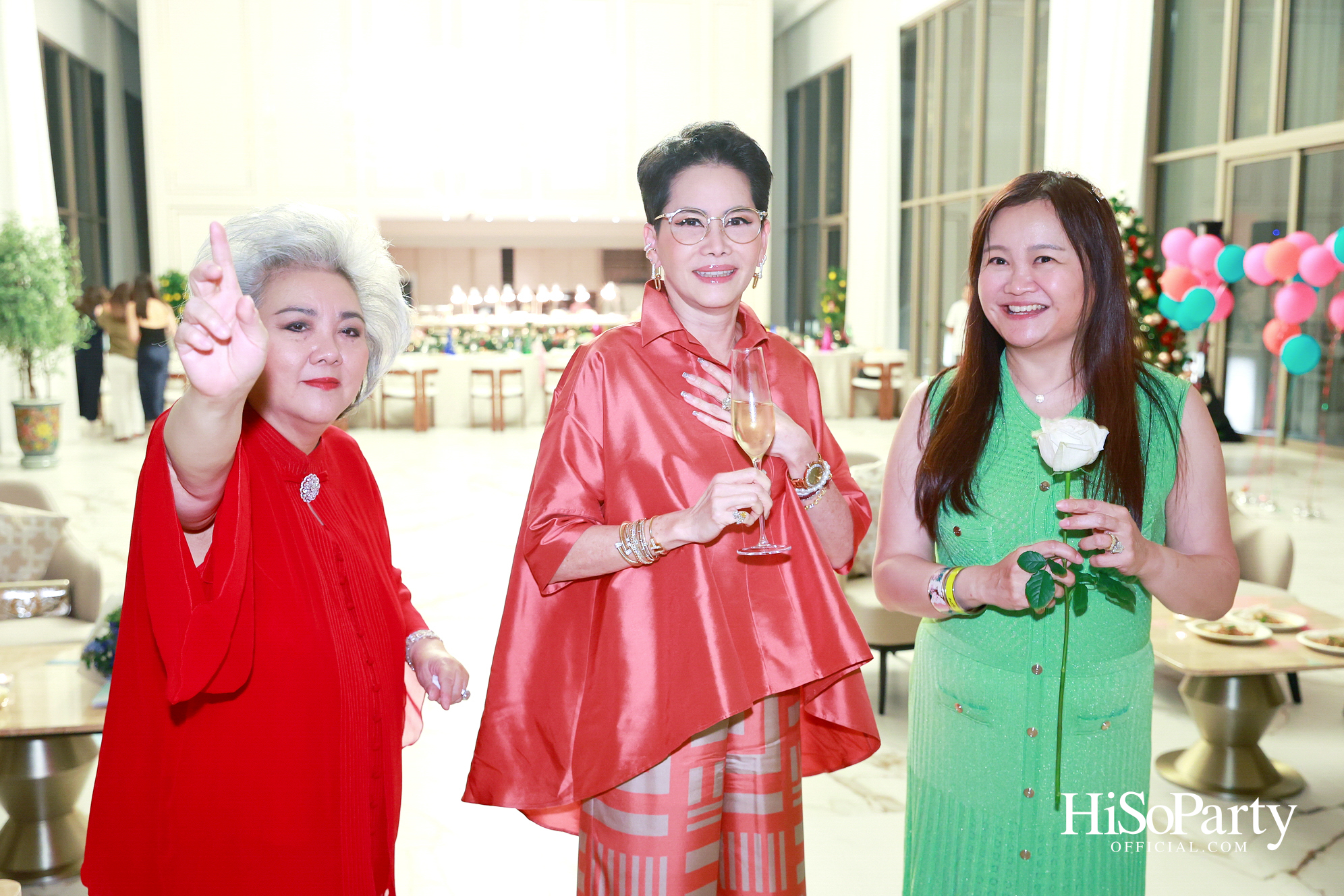 อุษณีย์ มหากิจศิริ ลีโอณีโอ เปิดบ้านจัดงานปาร์ตี้คริสต์มาส-ปีใหม่สุดอบอุ่น