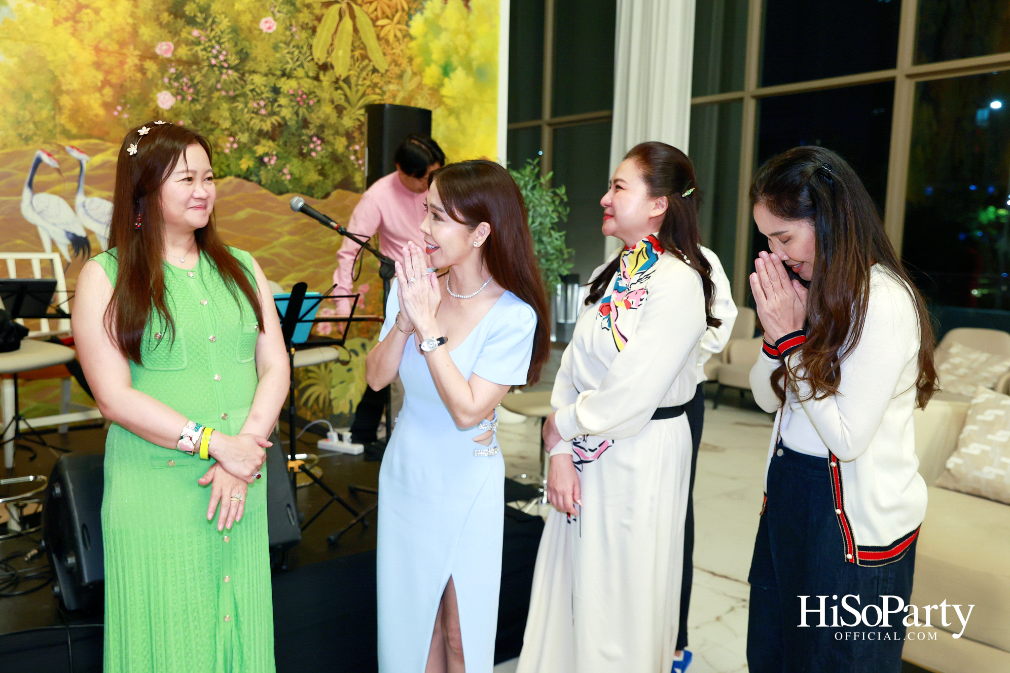 อุษณีย์ มหากิจศิริ ลีโอณีโอ เปิดบ้านจัดงานปาร์ตี้คริสต์มาส-ปีใหม่สุดอบอุ่น