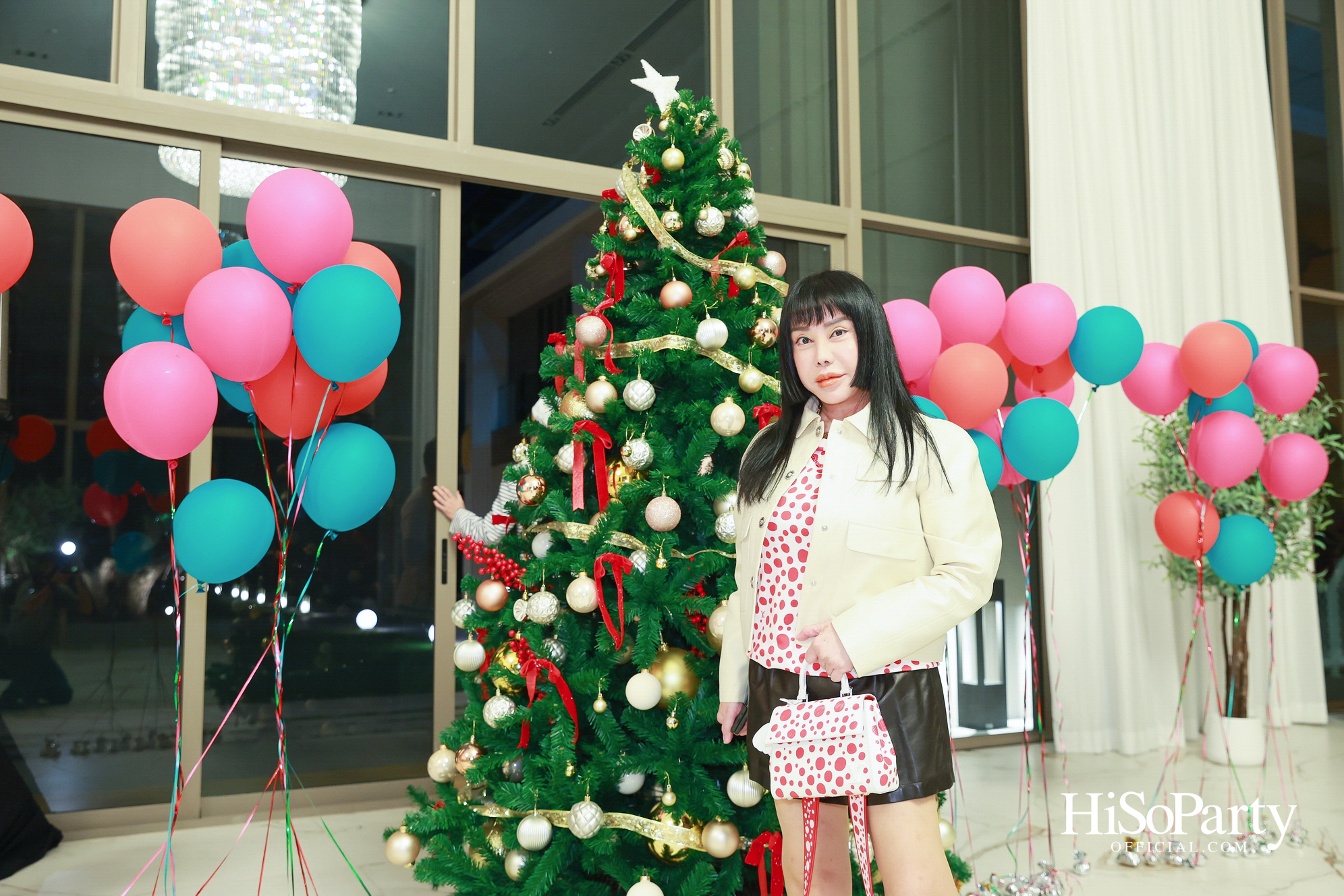 อุษณีย์ มหากิจศิริ ลีโอณีโอ เปิดบ้านจัดงานปาร์ตี้คริสต์มาส-ปีใหม่สุดอบอุ่น