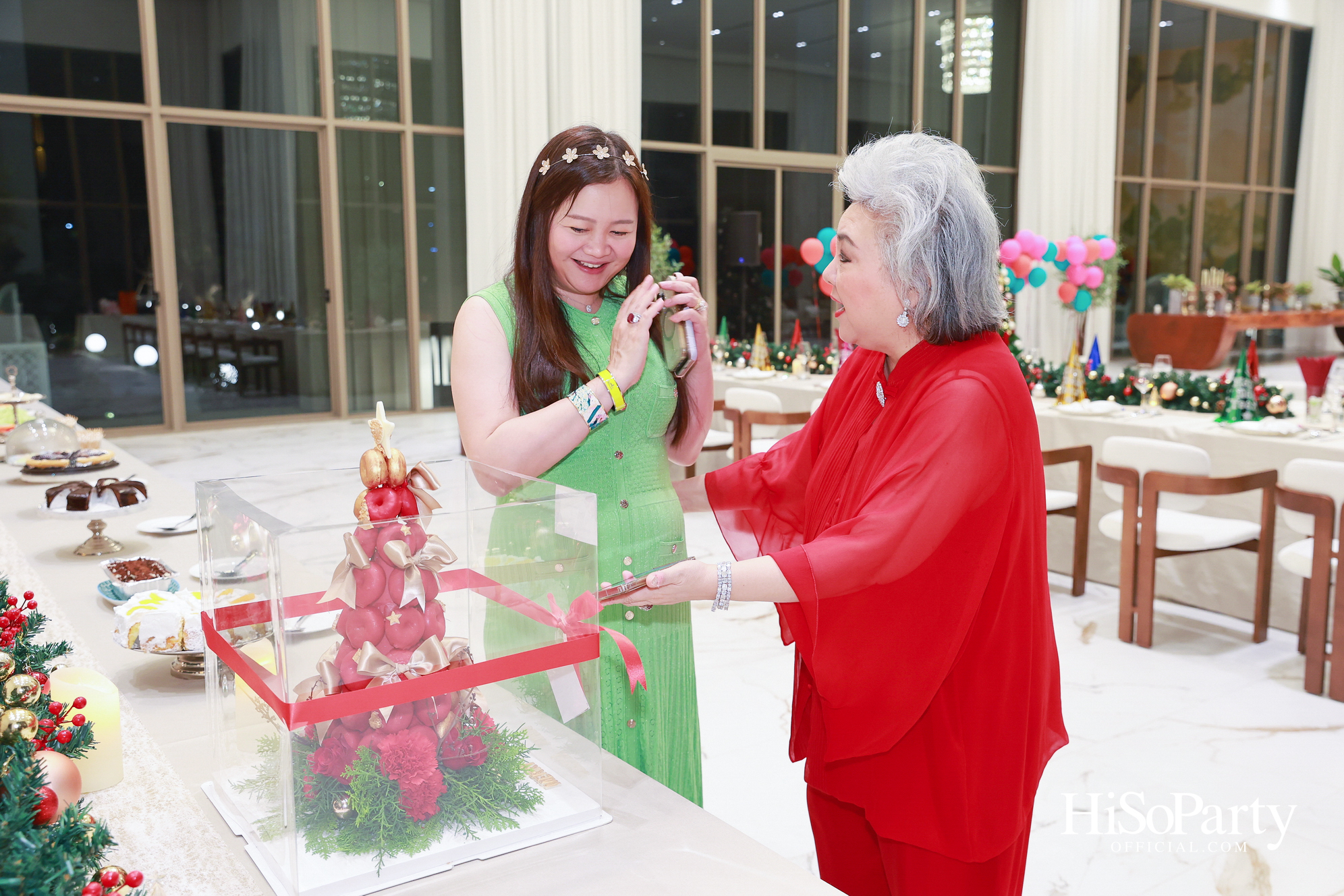 อุษณีย์ มหากิจศิริ ลีโอณีโอ เปิดบ้านจัดงานปาร์ตี้คริสต์มาส-ปีใหม่สุดอบอุ่น