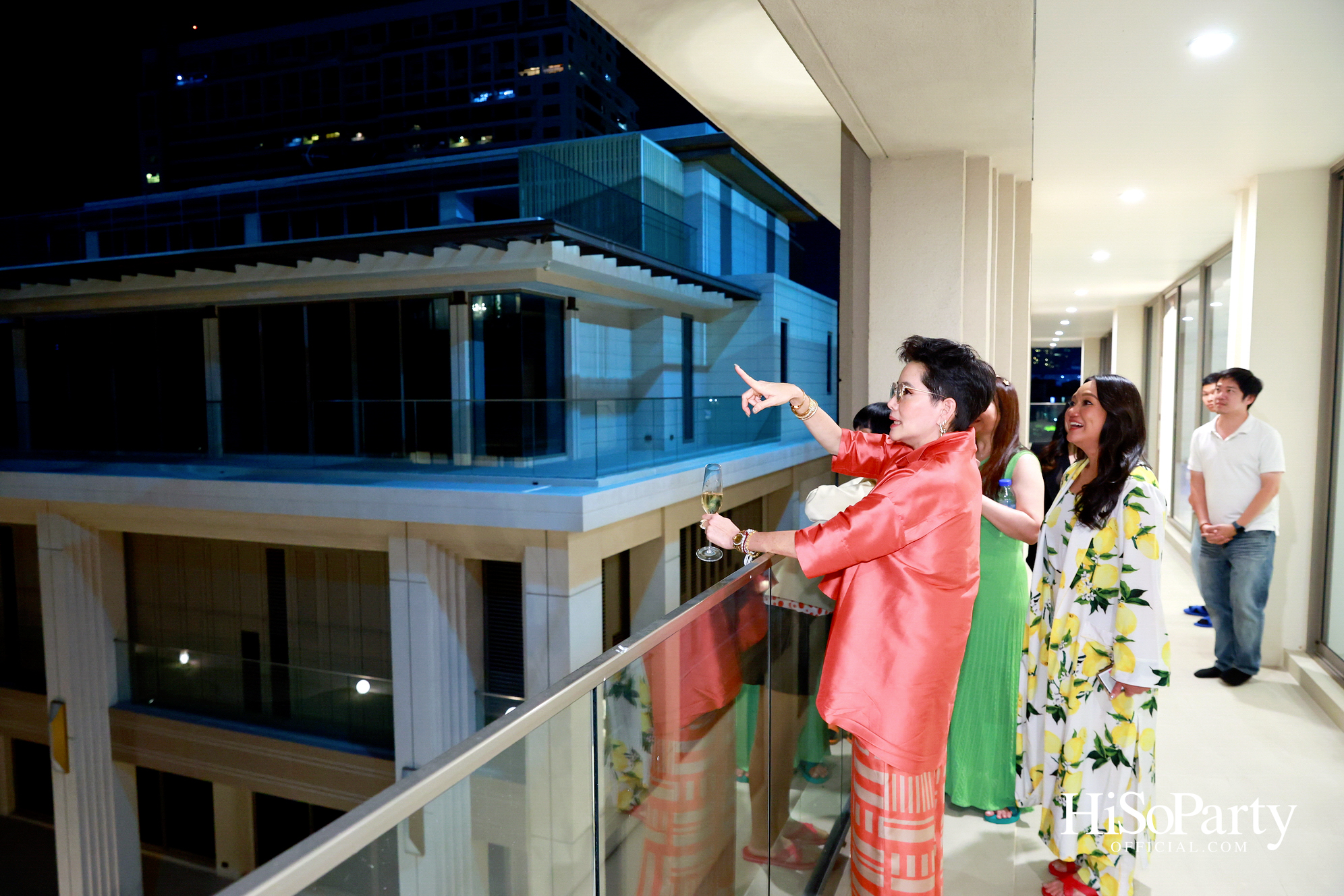 อุษณีย์ มหากิจศิริ ลีโอณีโอ เปิดบ้านจัดงานปาร์ตี้คริสต์มาส-ปีใหม่สุดอบอุ่น