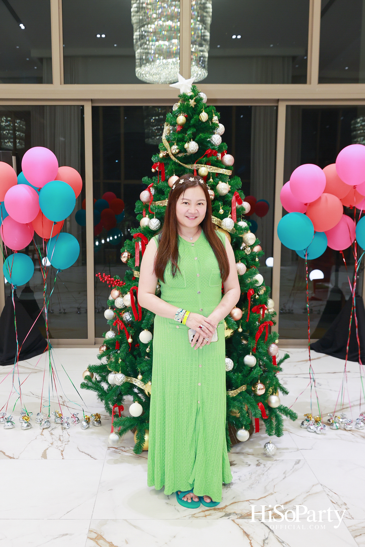 อุษณีย์ มหากิจศิริ ลีโอณีโอ เปิดบ้านจัดงานปาร์ตี้คริสต์มาส-ปีใหม่สุดอบอุ่น