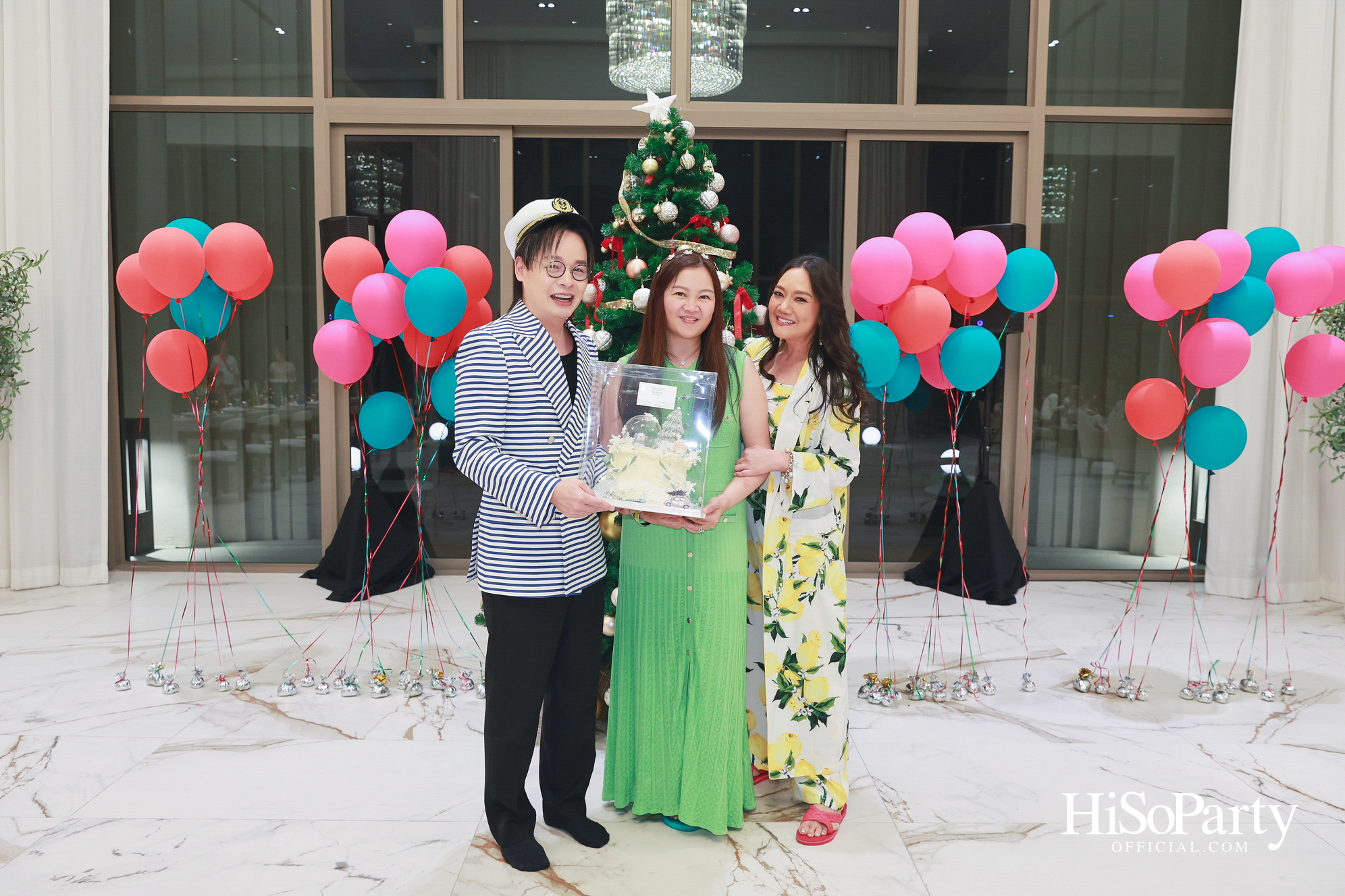 อุษณีย์ มหากิจศิริ ลีโอณีโอ เปิดบ้านจัดงานปาร์ตี้คริสต์มาส-ปีใหม่สุดอบอุ่น