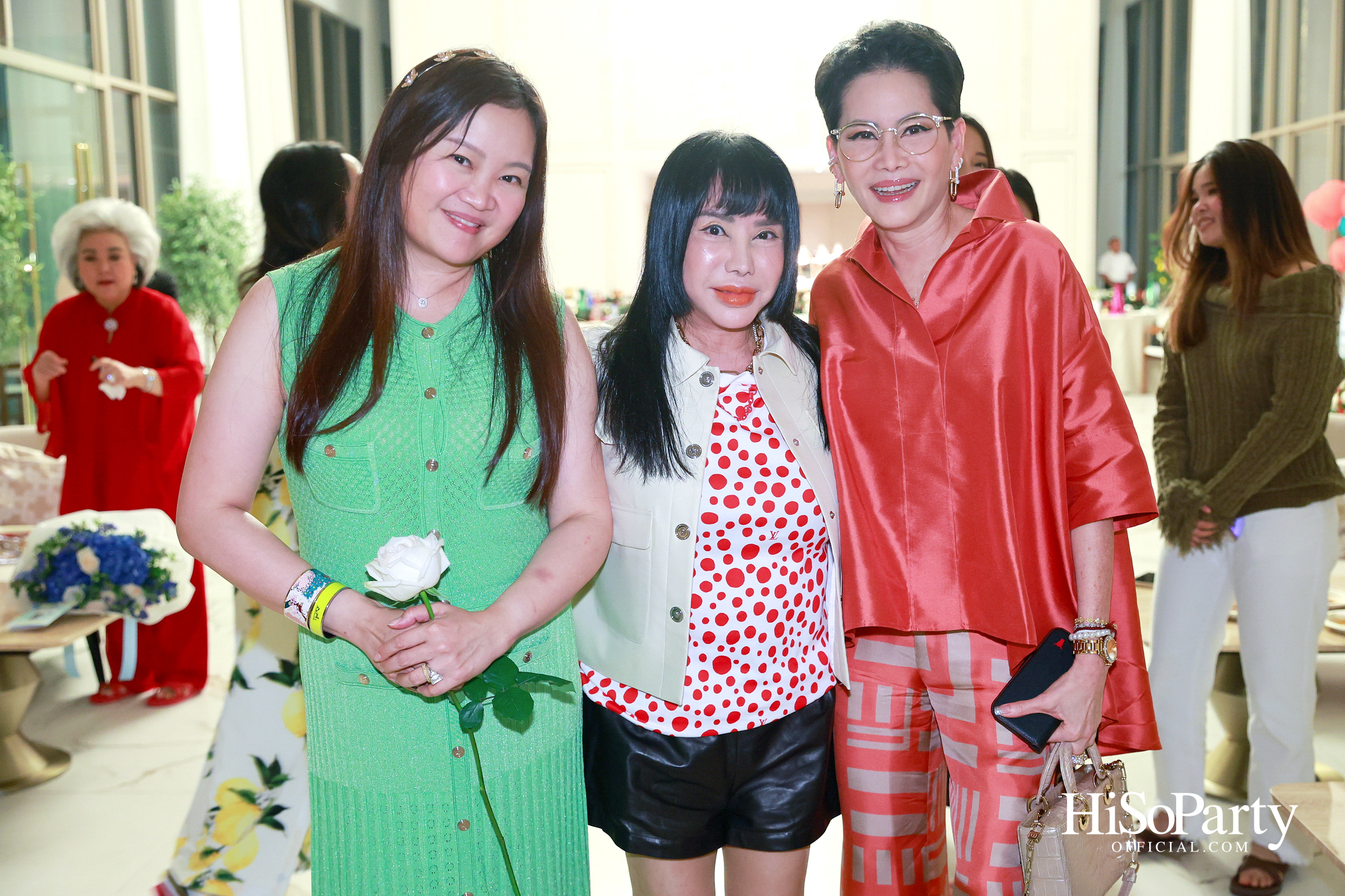 อุษณีย์ มหากิจศิริ ลีโอณีโอ เปิดบ้านจัดงานปาร์ตี้คริสต์มาส-ปีใหม่สุดอบอุ่น