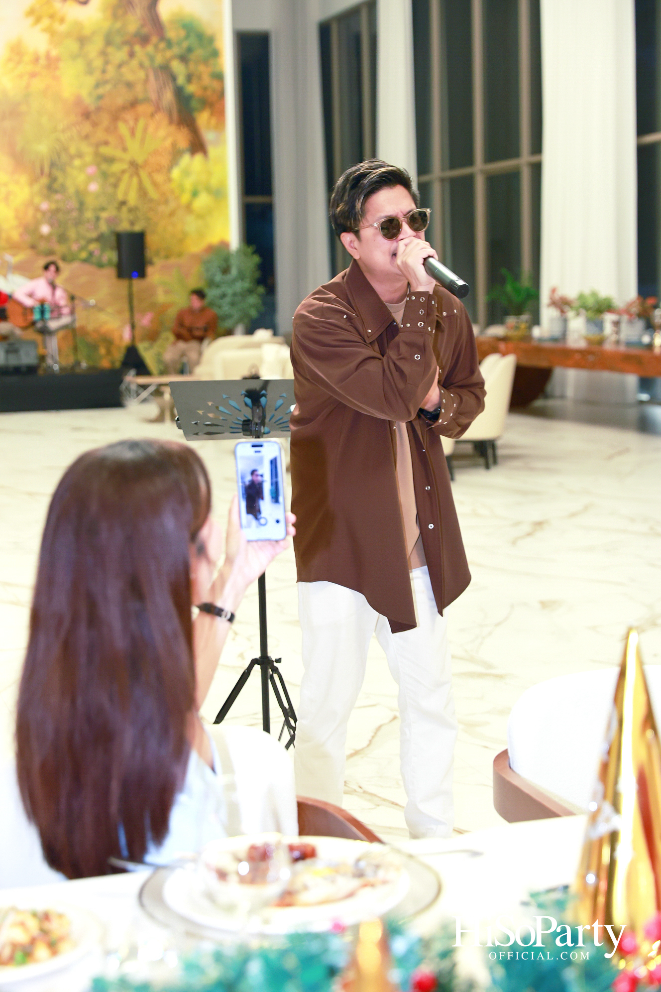 อุษณีย์ มหากิจศิริ ลีโอณีโอ เปิดบ้านจัดงานปาร์ตี้คริสต์มาส-ปีใหม่สุดอบอุ่น