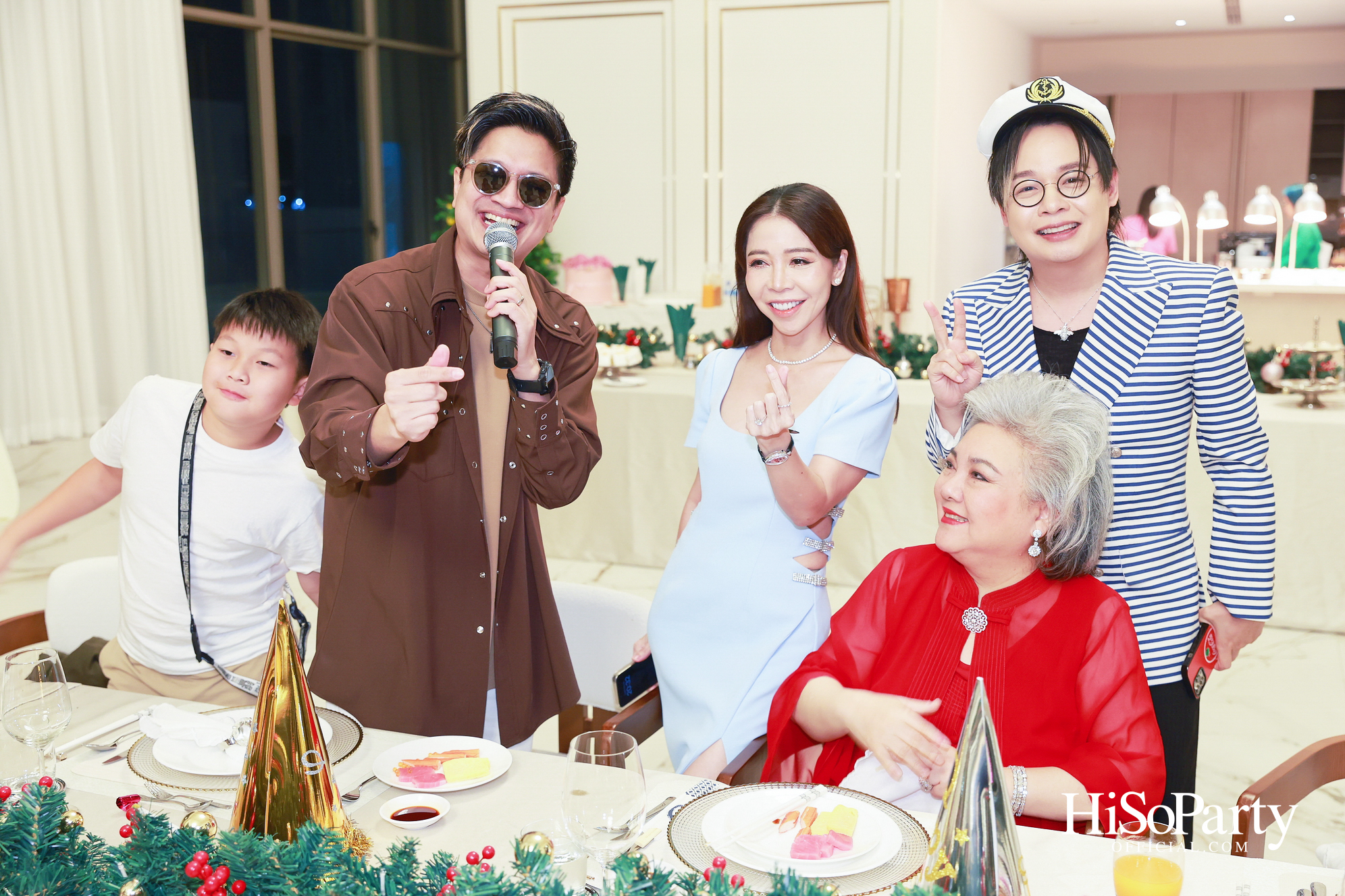 อุษณีย์ มหากิจศิริ ลีโอณีโอ เปิดบ้านจัดงานปาร์ตี้คริสต์มาส-ปีใหม่สุดอบอุ่น