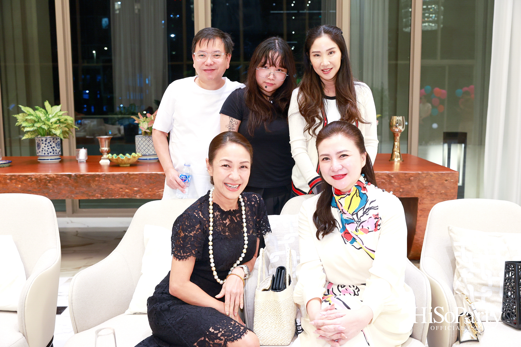 อุษณีย์ มหากิจศิริ ลีโอณีโอ เปิดบ้านจัดงานปาร์ตี้คริสต์มาส-ปีใหม่สุดอบอุ่น