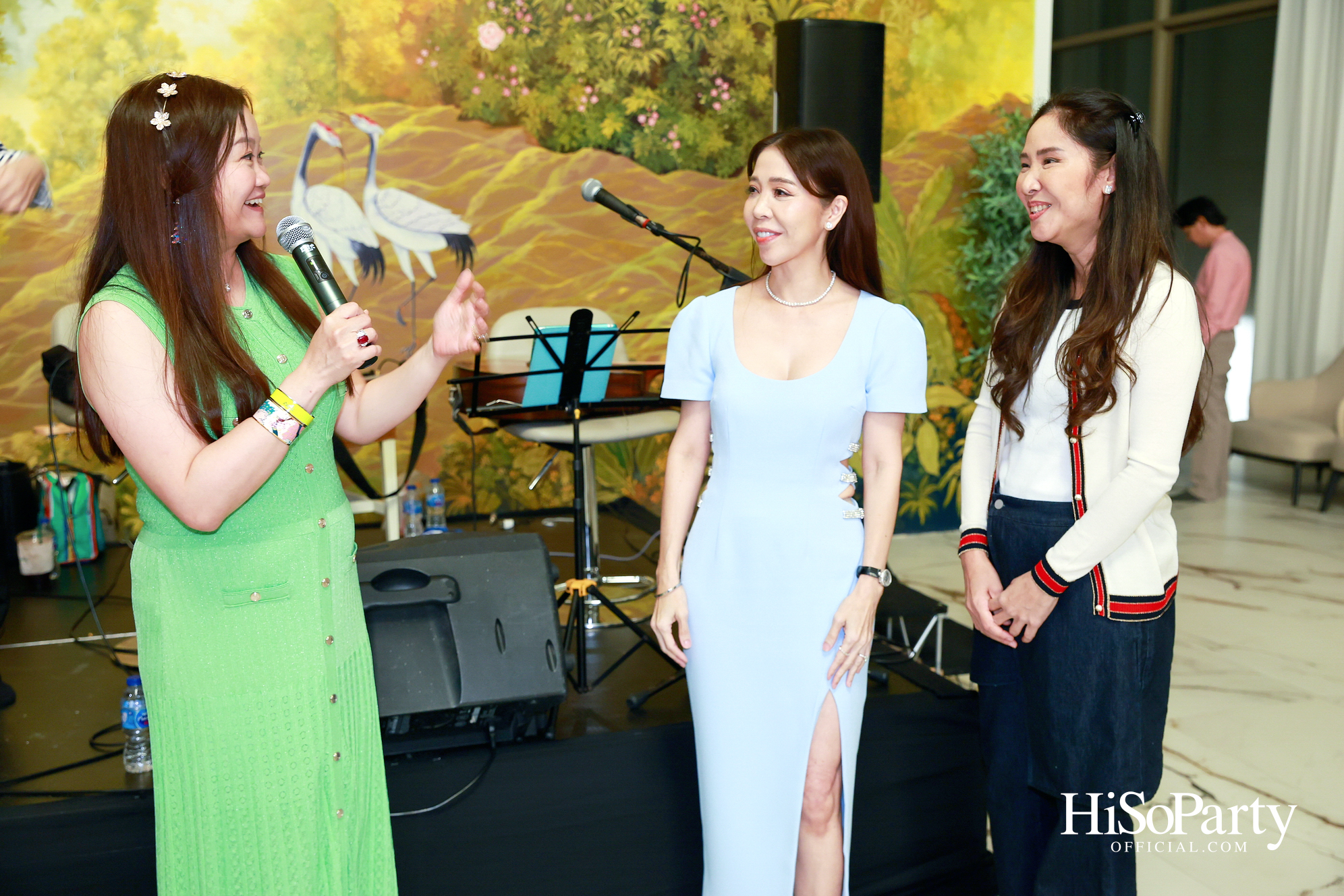 อุษณีย์ มหากิจศิริ ลีโอณีโอ เปิดบ้านจัดงานปาร์ตี้คริสต์มาส-ปีใหม่สุดอบอุ่น