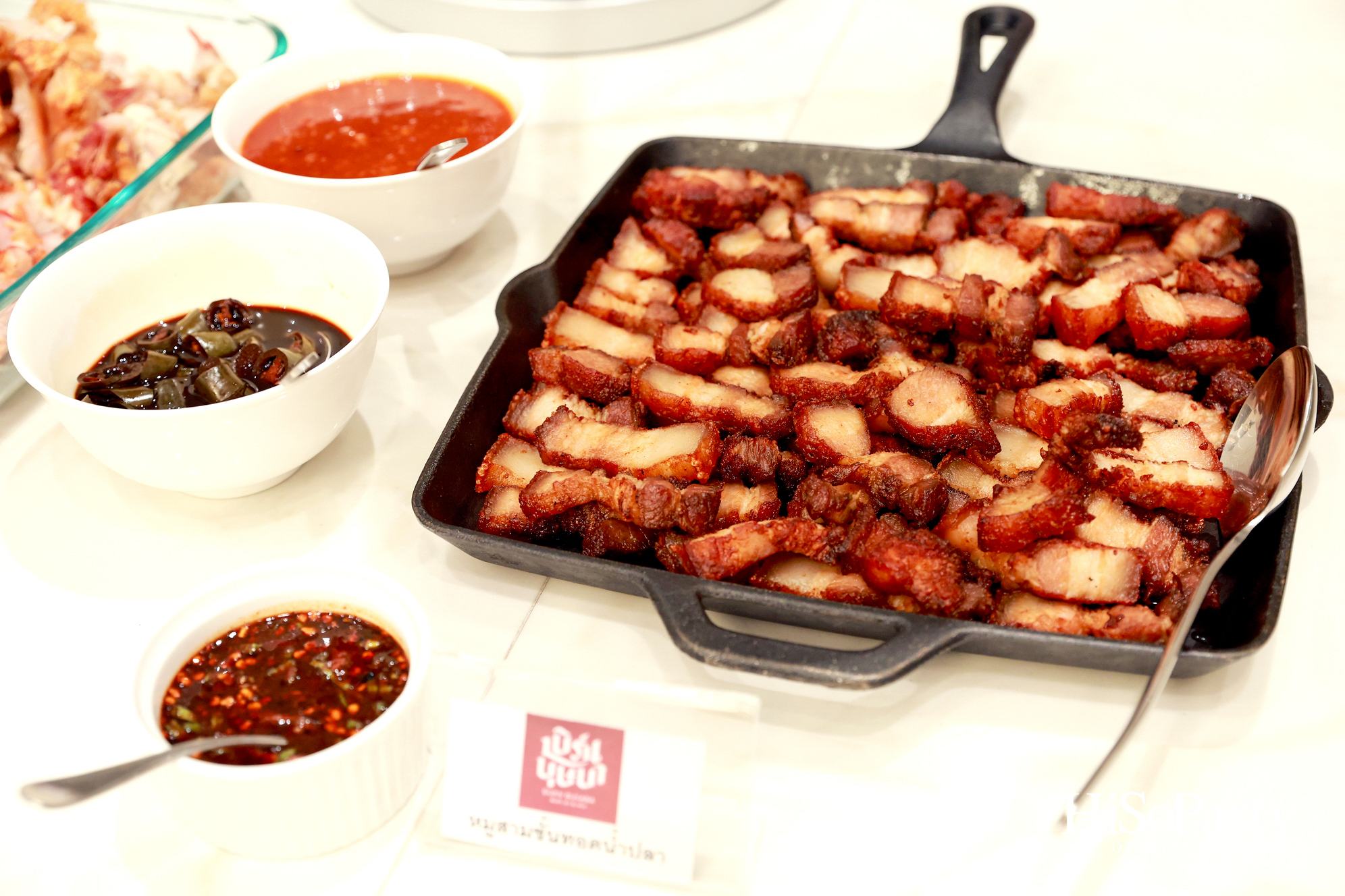 อุษณีย์ มหากิจศิริ ลีโอณีโอ เปิดบ้านจัดงานปาร์ตี้คริสต์มาส-ปีใหม่สุดอบอุ่น