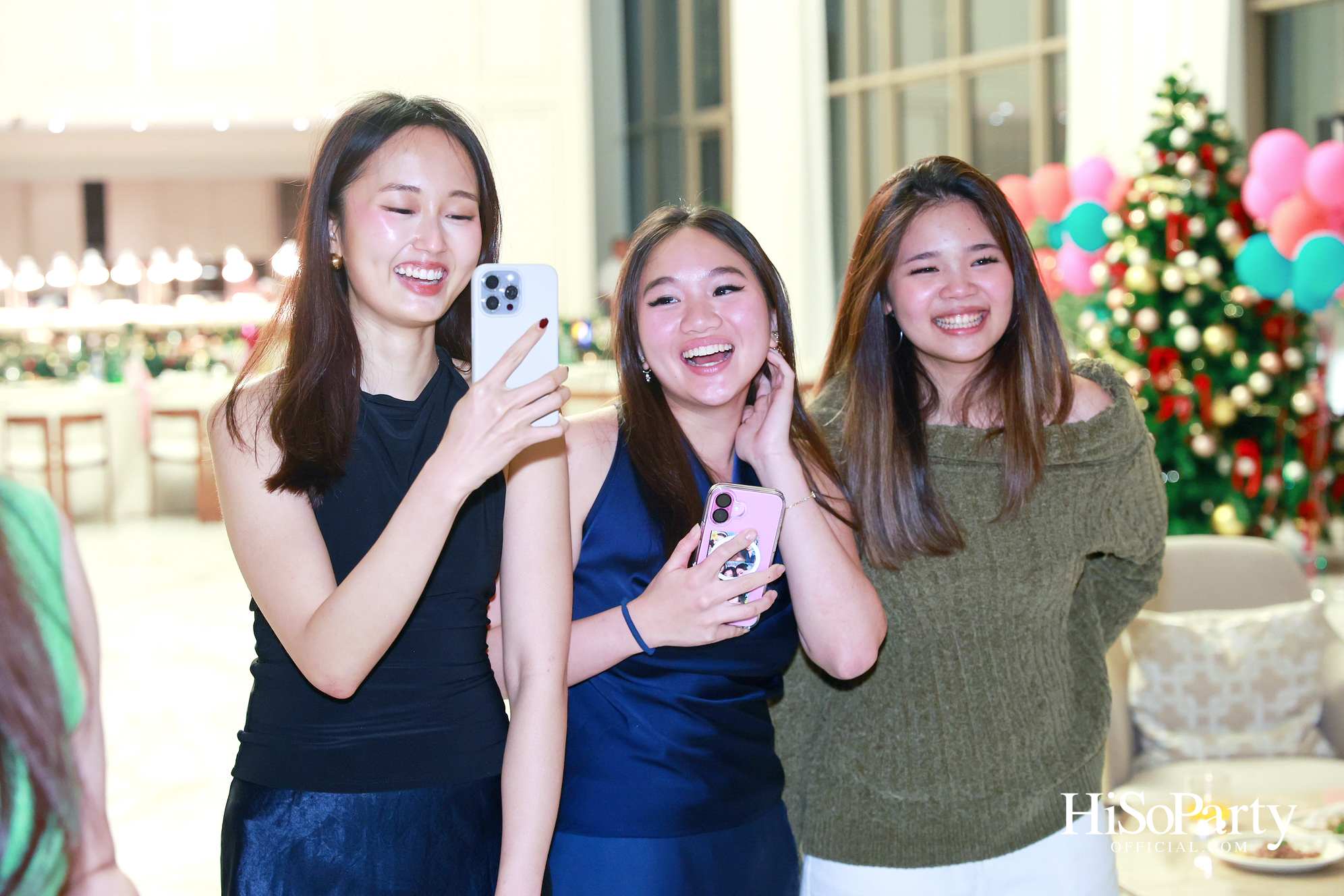 อุษณีย์ มหากิจศิริ ลีโอณีโอ เปิดบ้านจัดงานปาร์ตี้คริสต์มาส-ปีใหม่สุดอบอุ่น