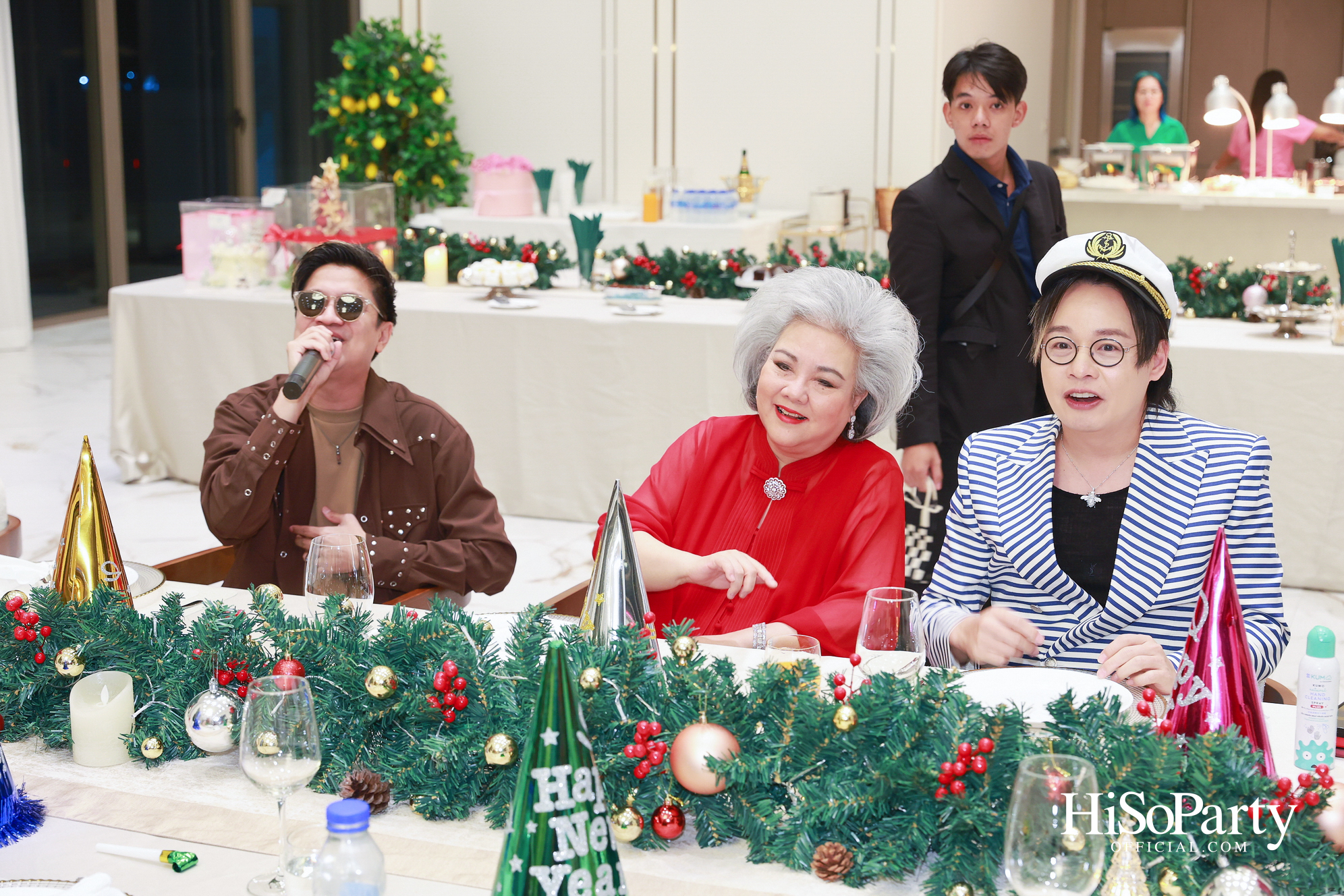 อุษณีย์ มหากิจศิริ ลีโอณีโอ เปิดบ้านจัดงานปาร์ตี้คริสต์มาส-ปีใหม่สุดอบอุ่น