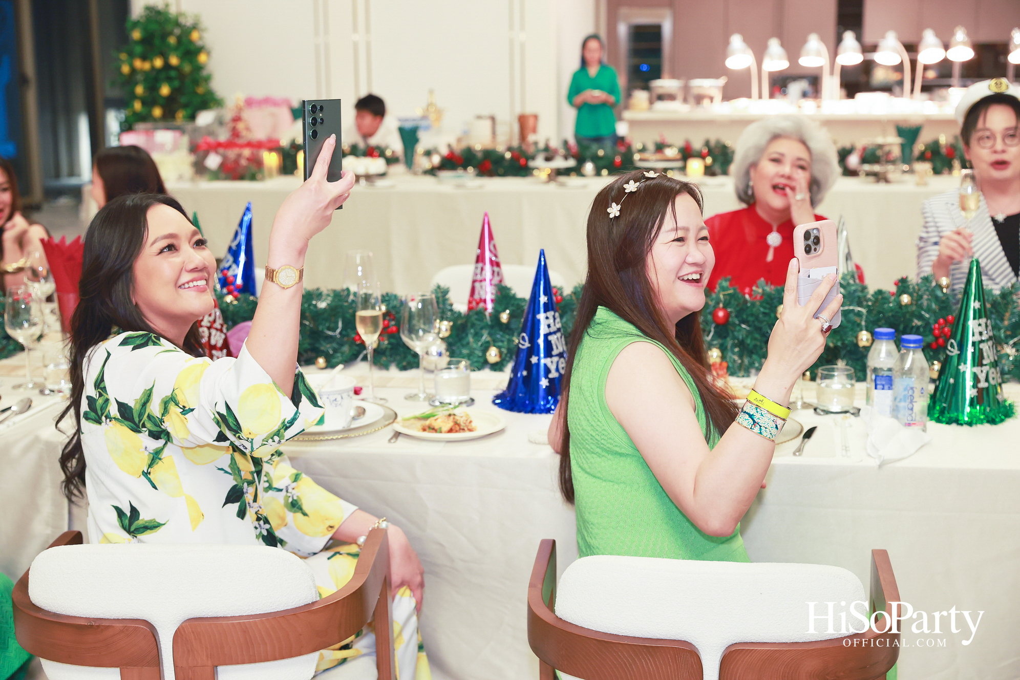 อุษณีย์ มหากิจศิริ ลีโอณีโอ เปิดบ้านจัดงานปาร์ตี้คริสต์มาส-ปีใหม่สุดอบอุ่น