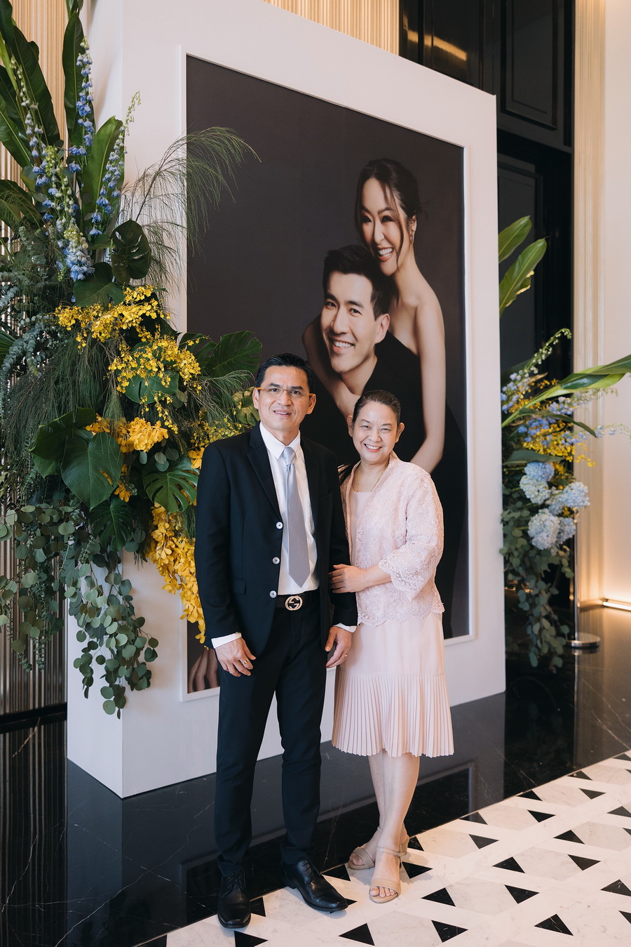 งานฉลองสมรสพระราชทาน ท่ามกลางบรรยากาศสุดอบอุ่น ระหว่าง ณชา จึงกานต์กุล และ ณัฐพันธ์ พรศรีฤทัย