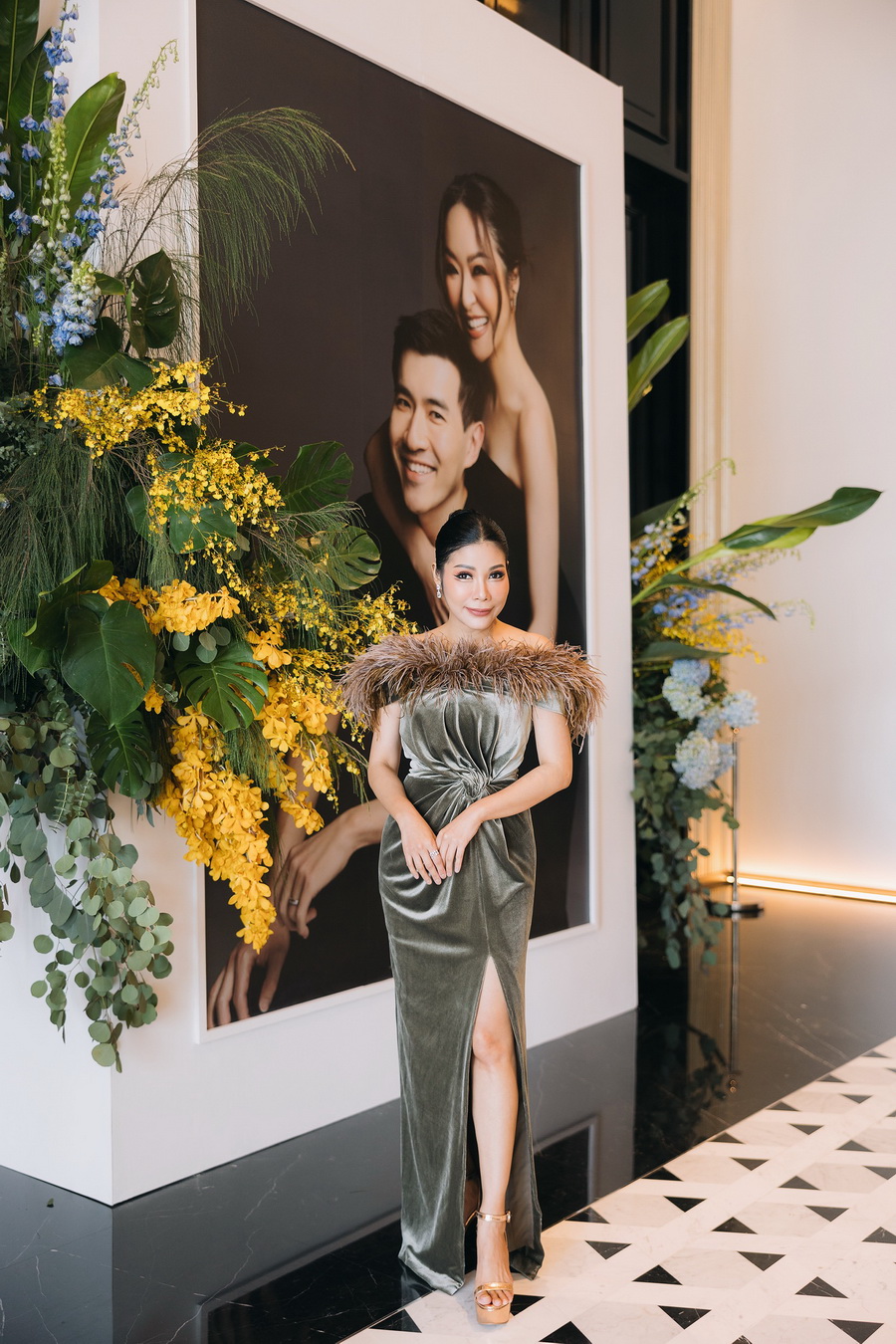 งานฉลองสมรสพระราชทาน ท่ามกลางบรรยากาศสุดอบอุ่น ระหว่าง ณชา จึงกานต์กุล และ ณัฐพันธ์ พรศรีฤทัย