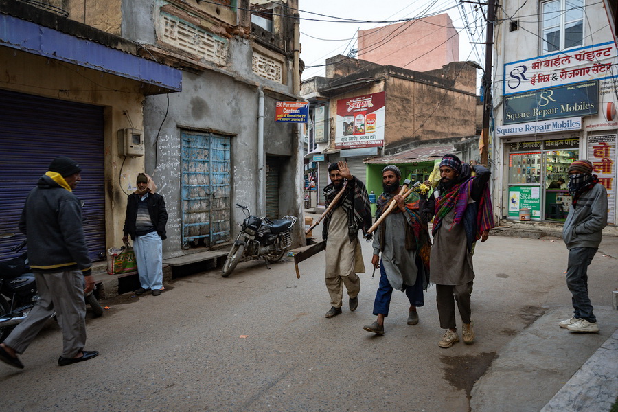 เดินทางผ่านภาพถ่ายจากภารตะสู่แดนสยาม กับนิทรรศการ ‘Connect’ โดย สมัชชา อภัยสุวรรณ ใน Bangkok Design Week 2025